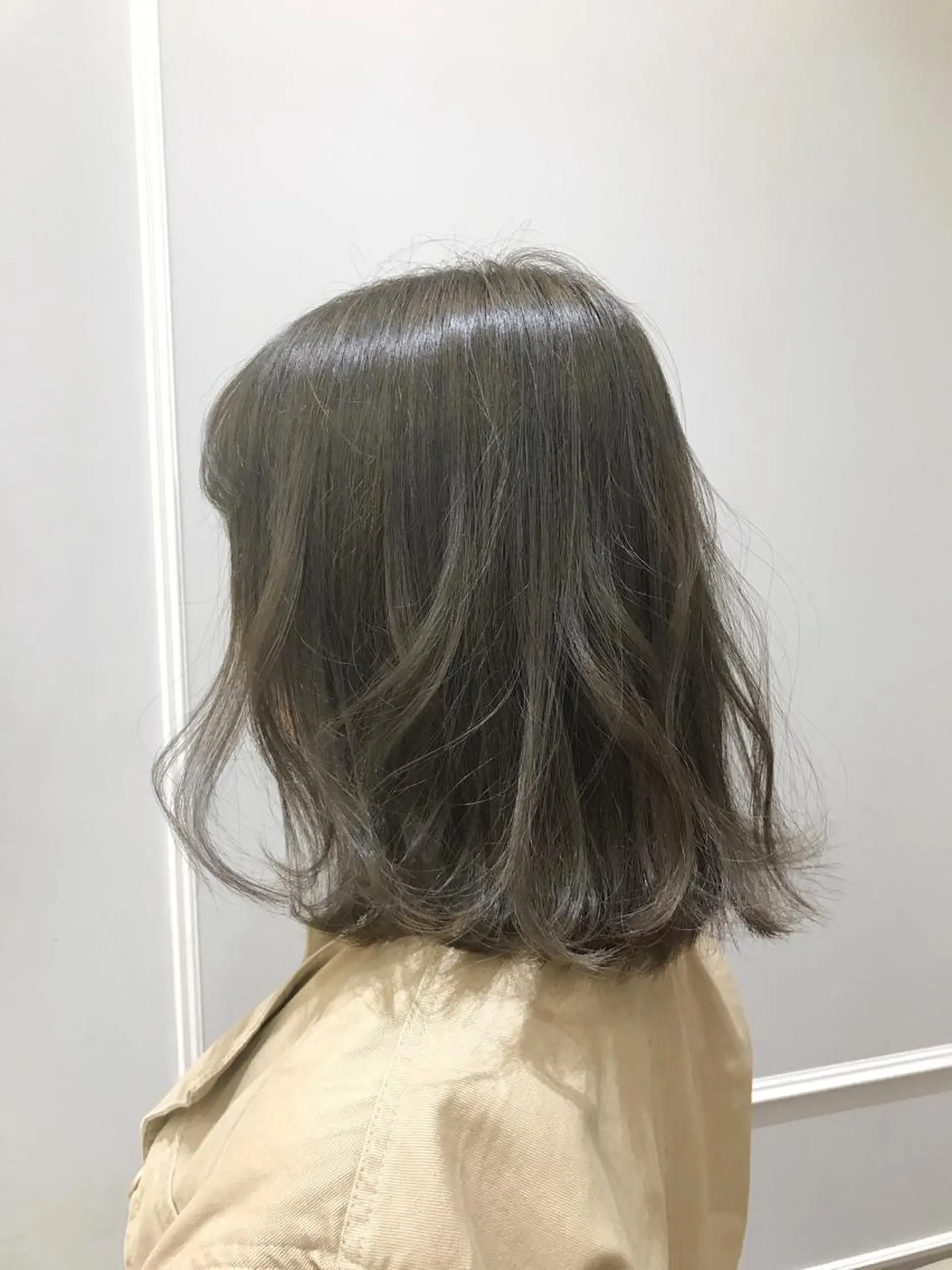 ミディアム カラー アッシュ アッシュグレー アッシュグレージュ 透明感カラー グレージュ 大人お洒落女子❤︎ Ayakoのヘアスタイル