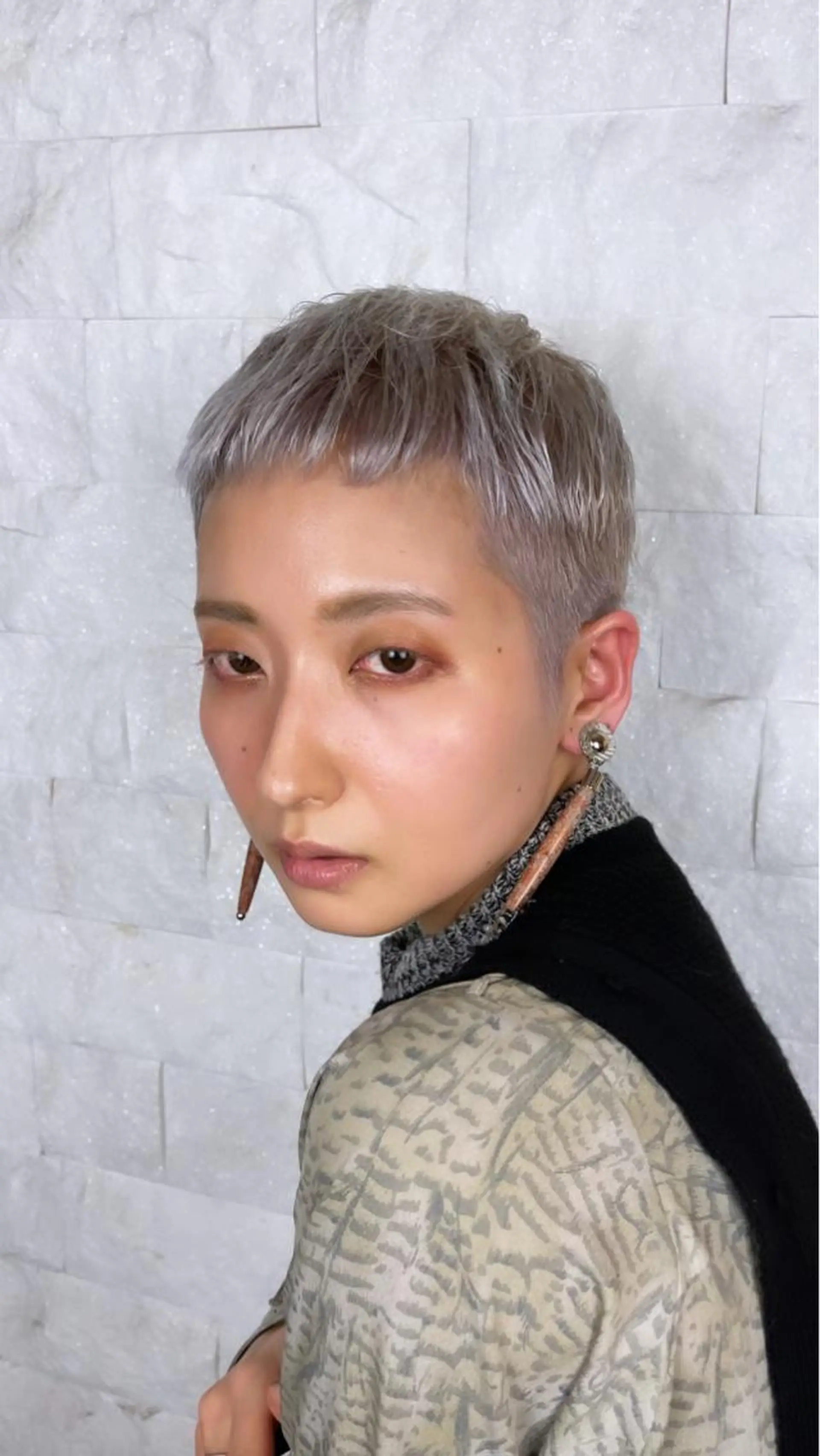 ショート 圧倒的美髪ストレート ツダケイタロウのヘアスタイル