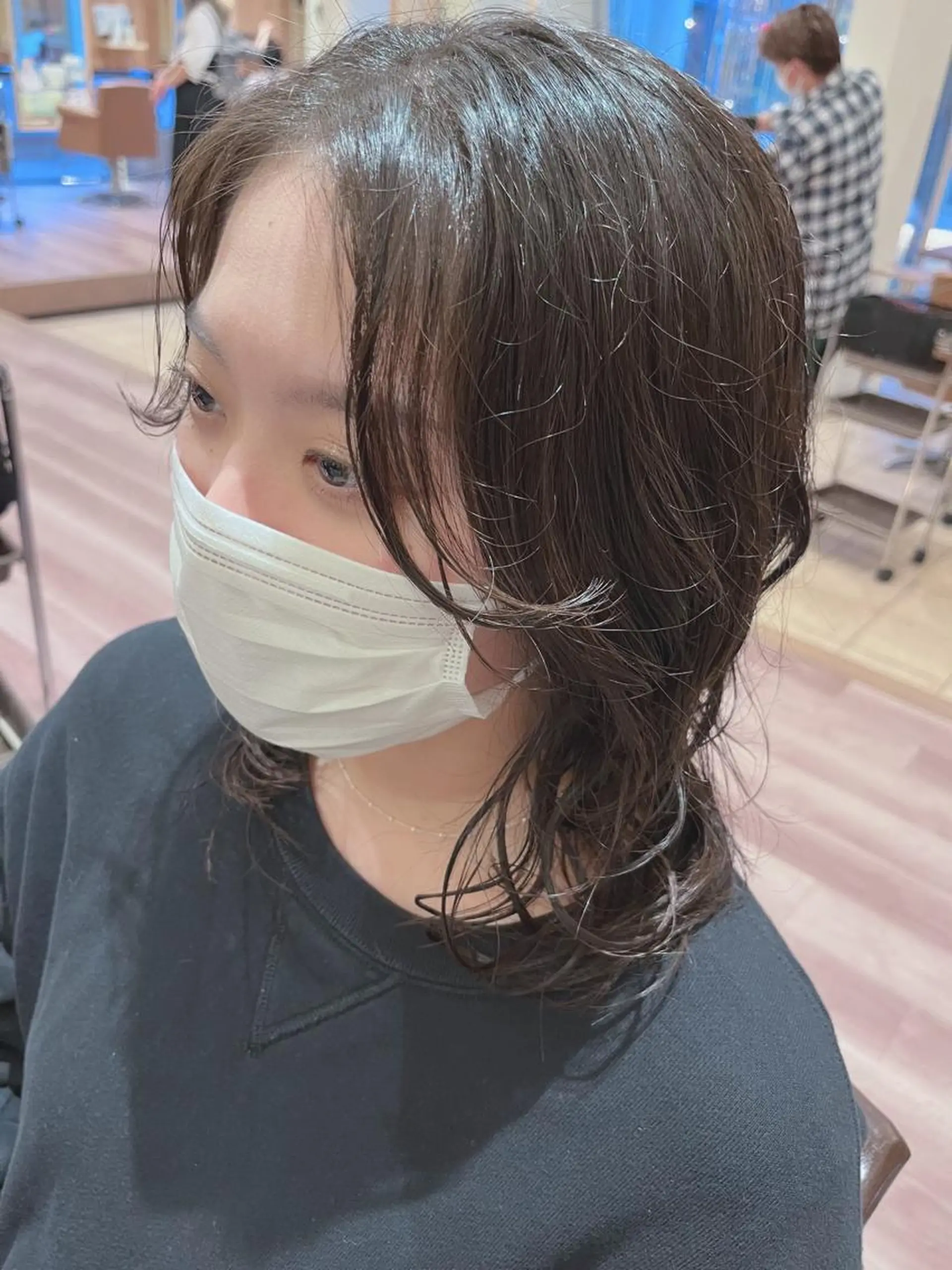 セミロング セミロングパーマ AIRFLOW AMBITION所属・後東 れいなのヘアスタイル