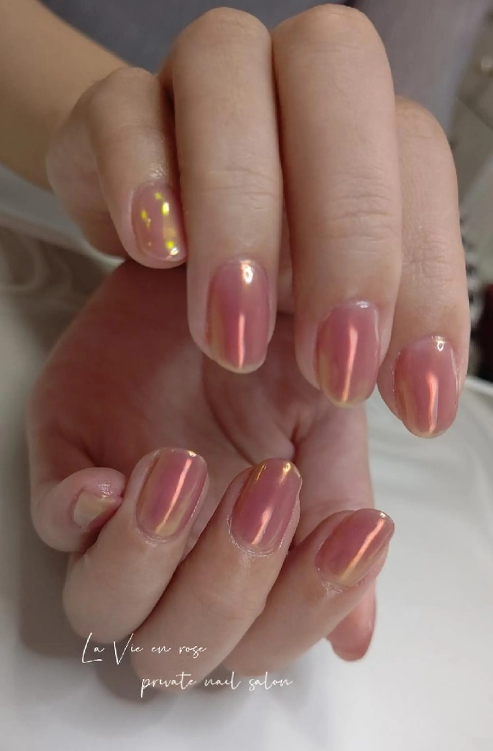 ネイル オーロラネイル ラヴィアン ローズのネイルデザイン