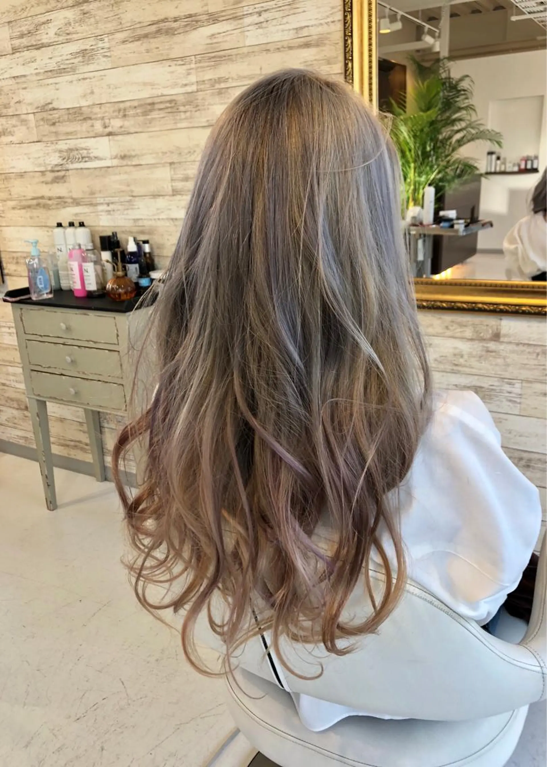 ロング カラー グラデーションカラー シルバー カット ヘアカラー トリートメント MARDI GRAS 蘭丸のヘアスタイル