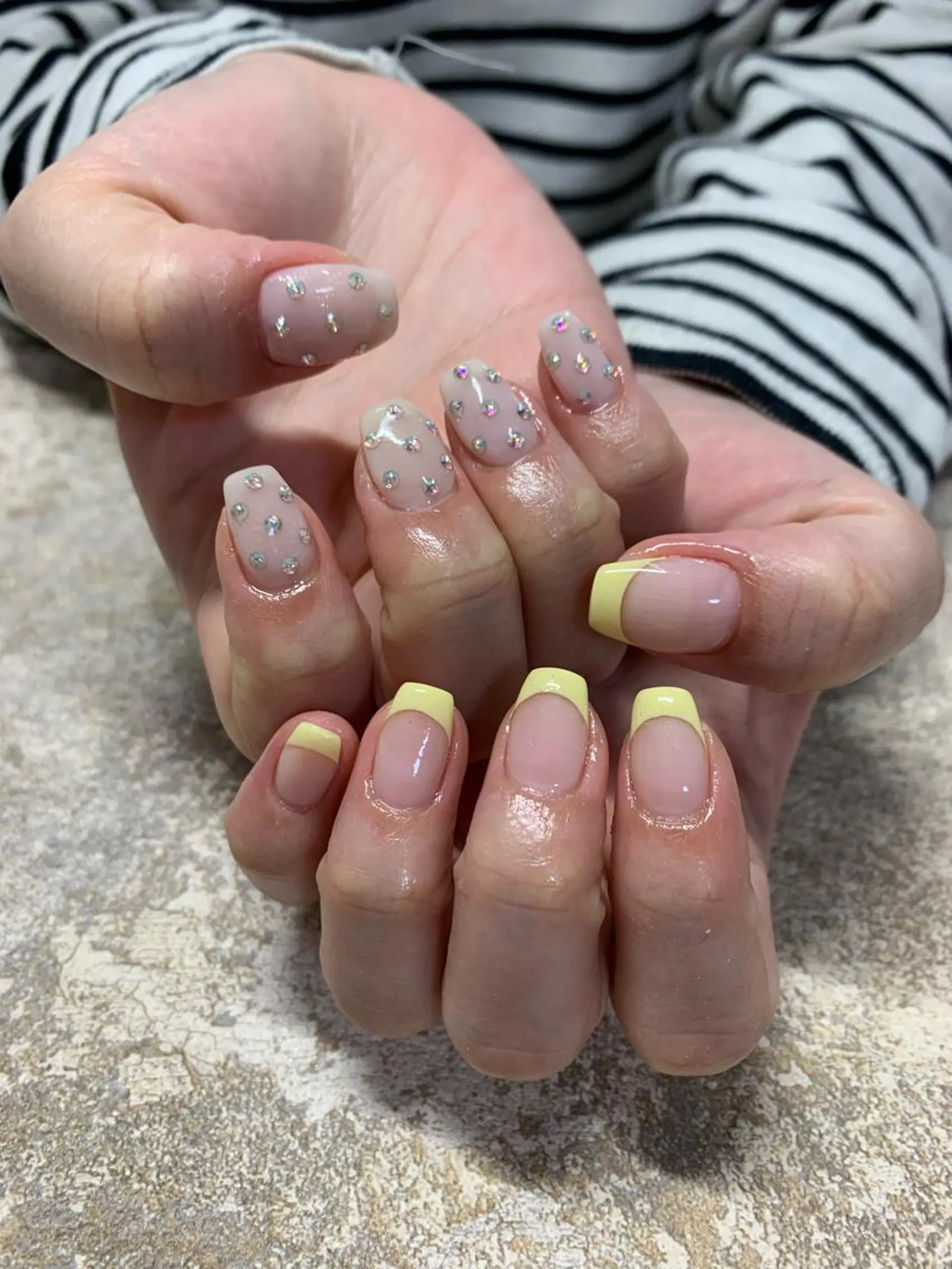 ミディアム ハンドネイル ハンドケア Kono Nanamiのネイルデザイン