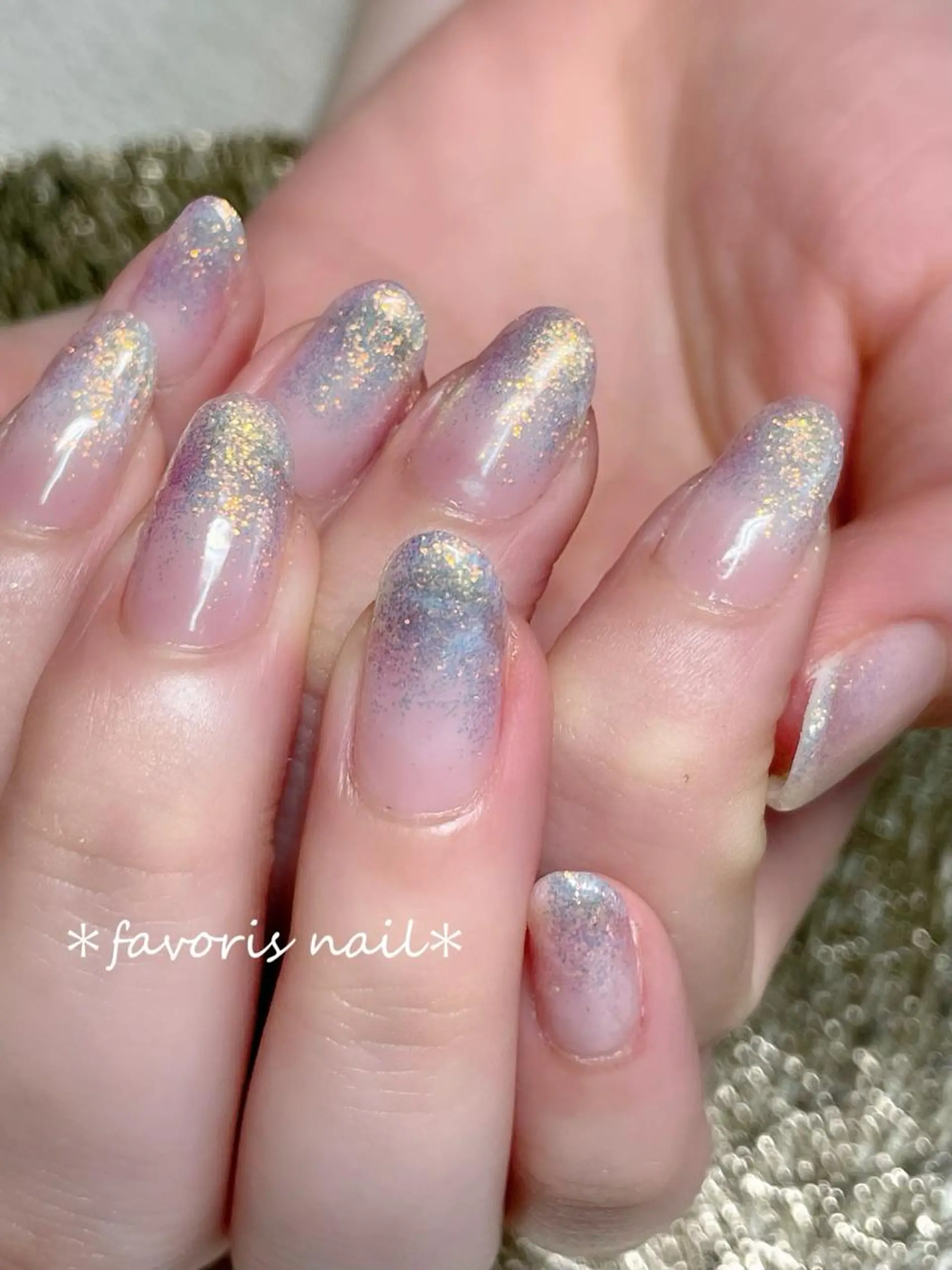ネイル グラデーション ラメ(グリッター) ラメグラデーション ハンドネイル favoris nail🌼のネイルデザイン