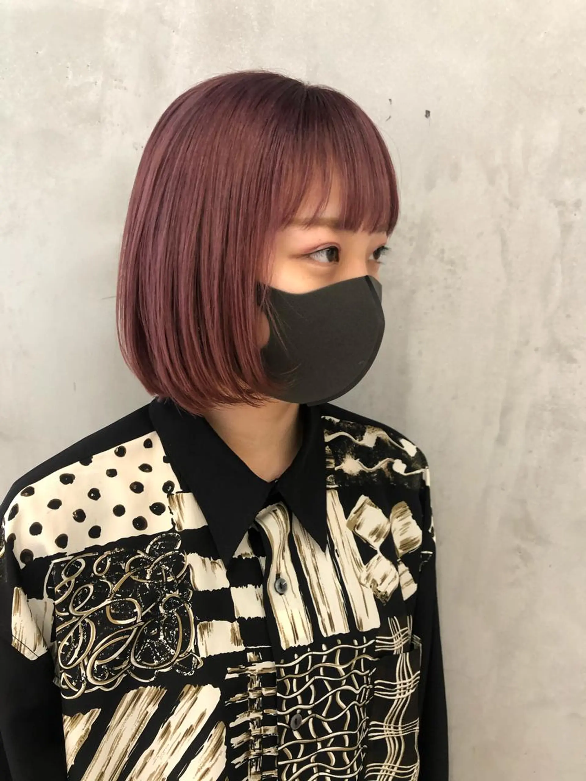 ミディアム 古屋 花織のヘアスタイル