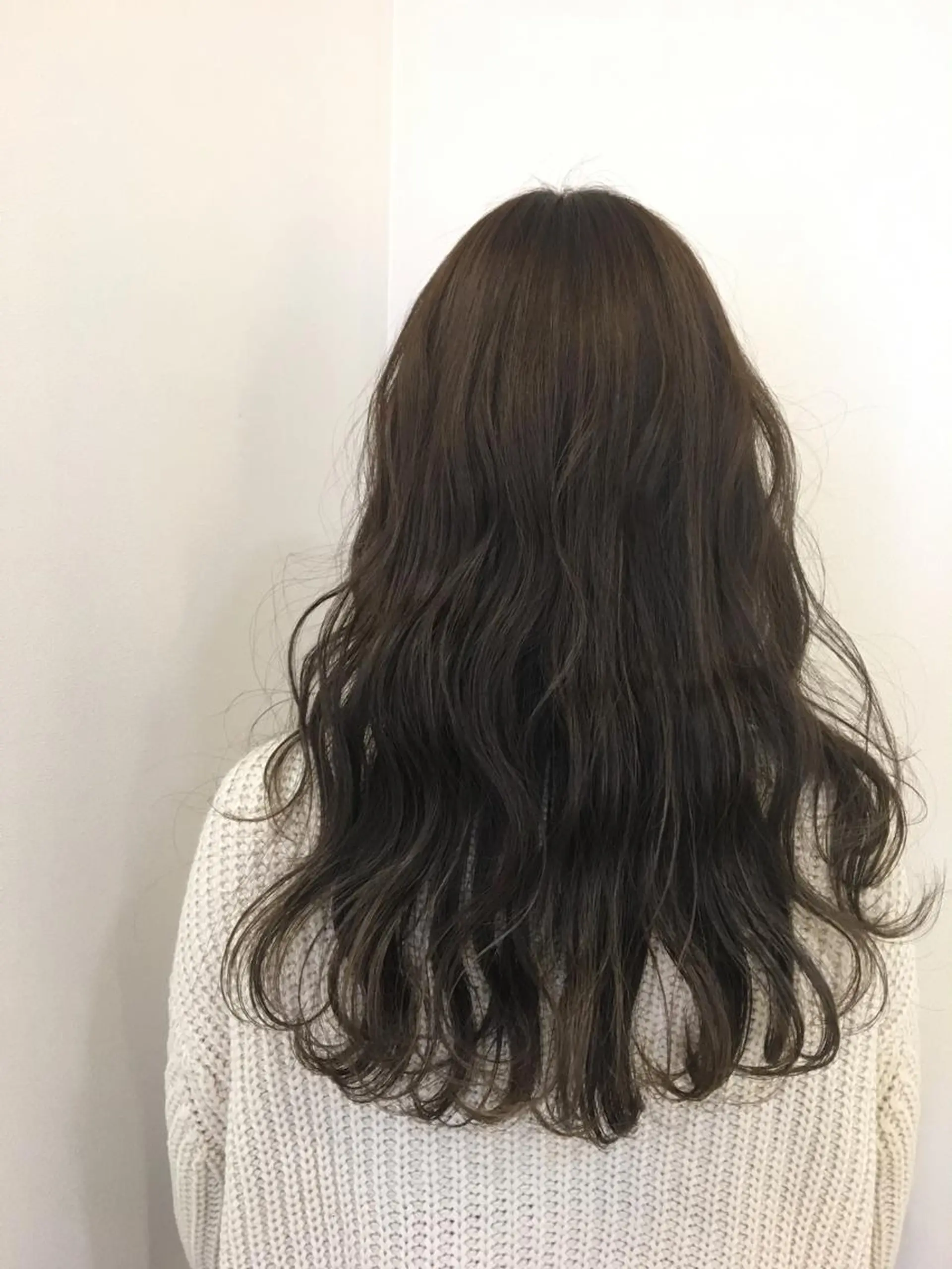 ロング カラー アッシュ ハイライトカラー ラベンダーカラー ラベンダーアッシュ ハイライト カット ヘアカラー トリートメント ヘアケア・頭皮ケア デザインカラー/中田のヘアスタイル