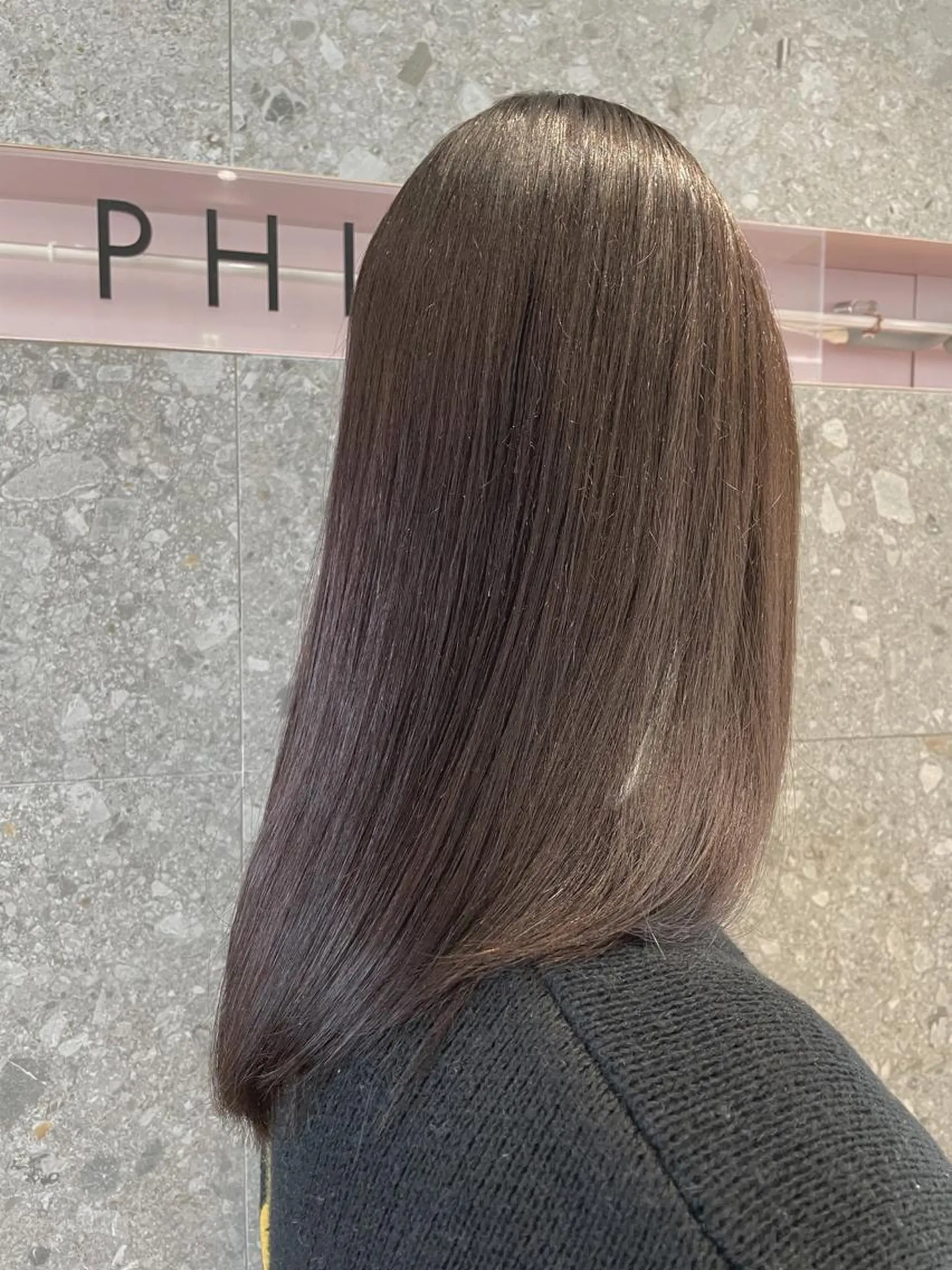 ロング カラー 透明感カラー グレージュ カット ヘアカラー 縮毛矯正 トリートメント PHIDGE所属・山下 千明のヘアスタイル