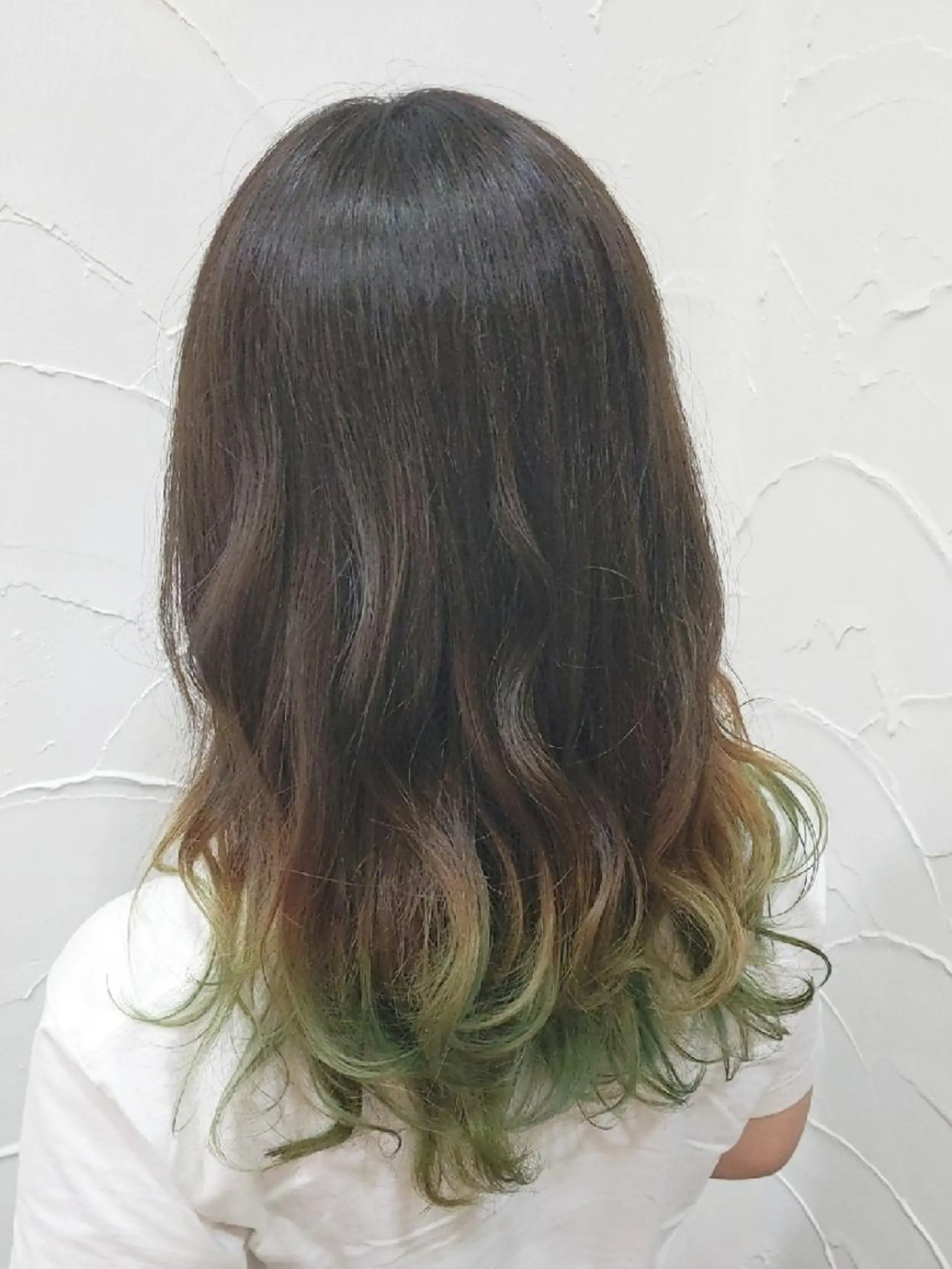 ロング カラー ミストバング ベージュカラー ブリーチ デザインカラー  フェイスフレーミング ヘアカラー トリートメント 髪質改善アンブリーチ 店長みやけななのヘアスタイル