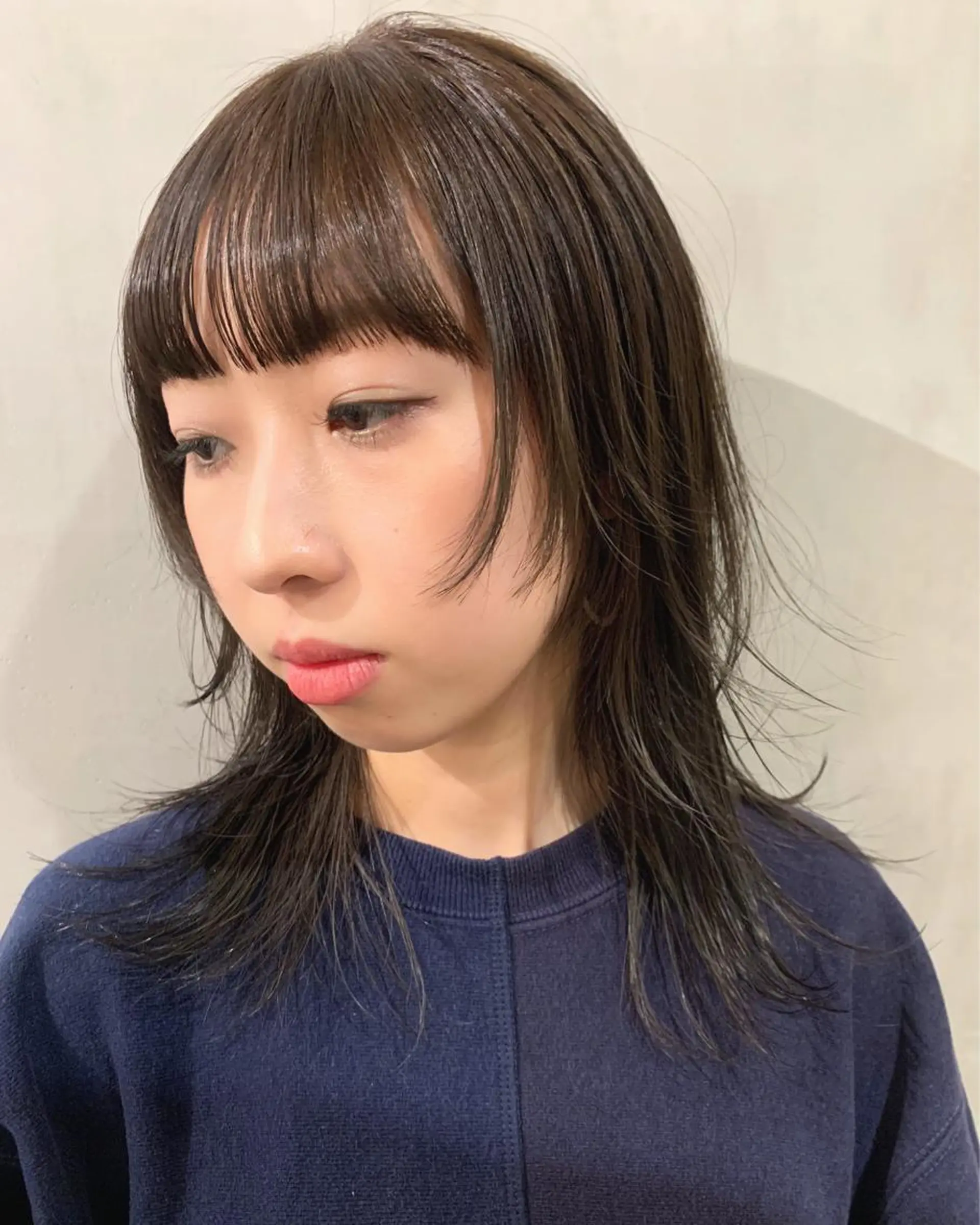 ミディアム カラー ウルフカット カット ヘアカラー トリートメント 優 作のヘアスタイル