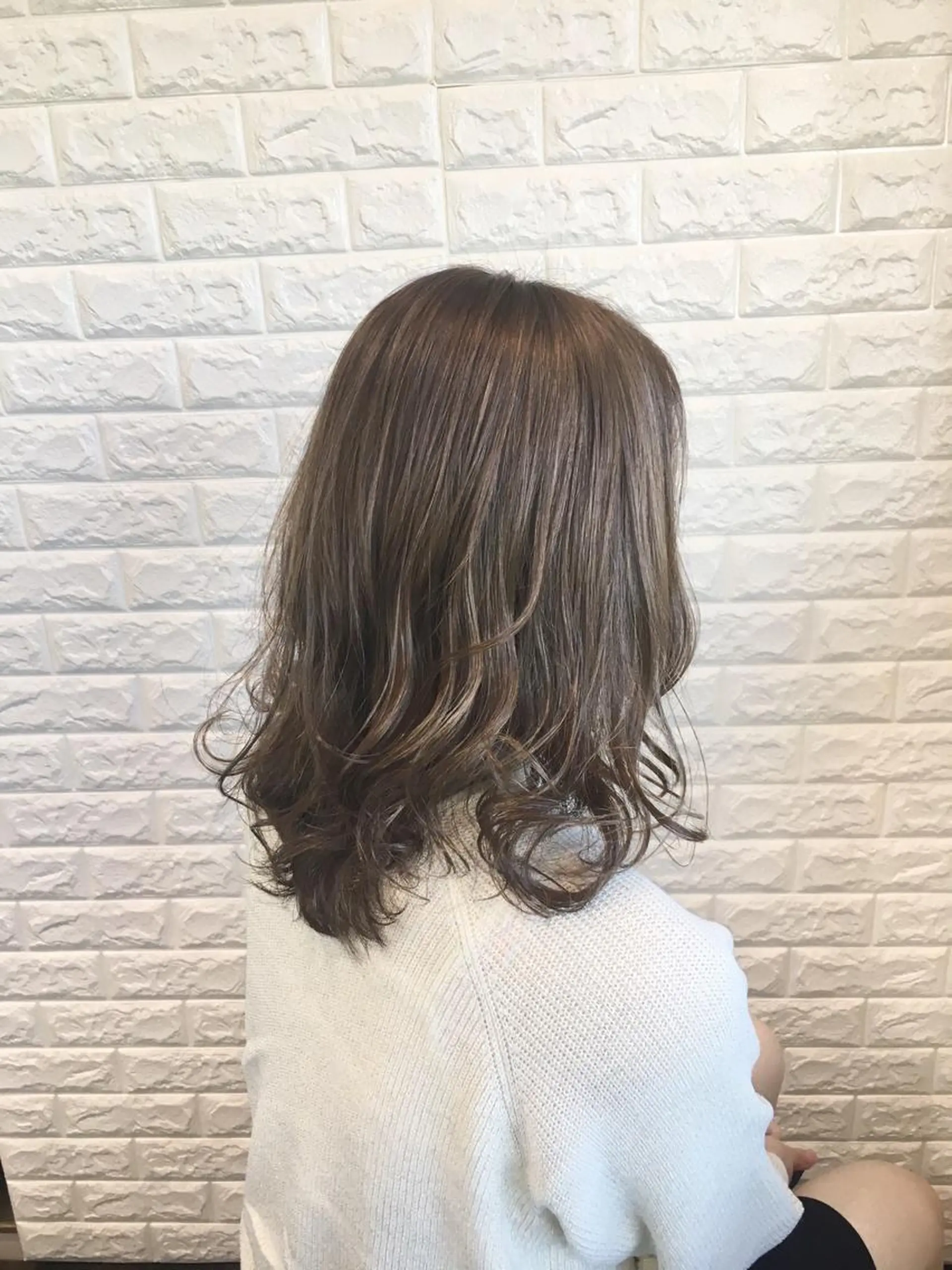 ミディアム カラー ヘアアレンジ ハイライトカラー ハイライト 🌿‬ ܸAir 透明感🌱西村知佳のヘアスタイル