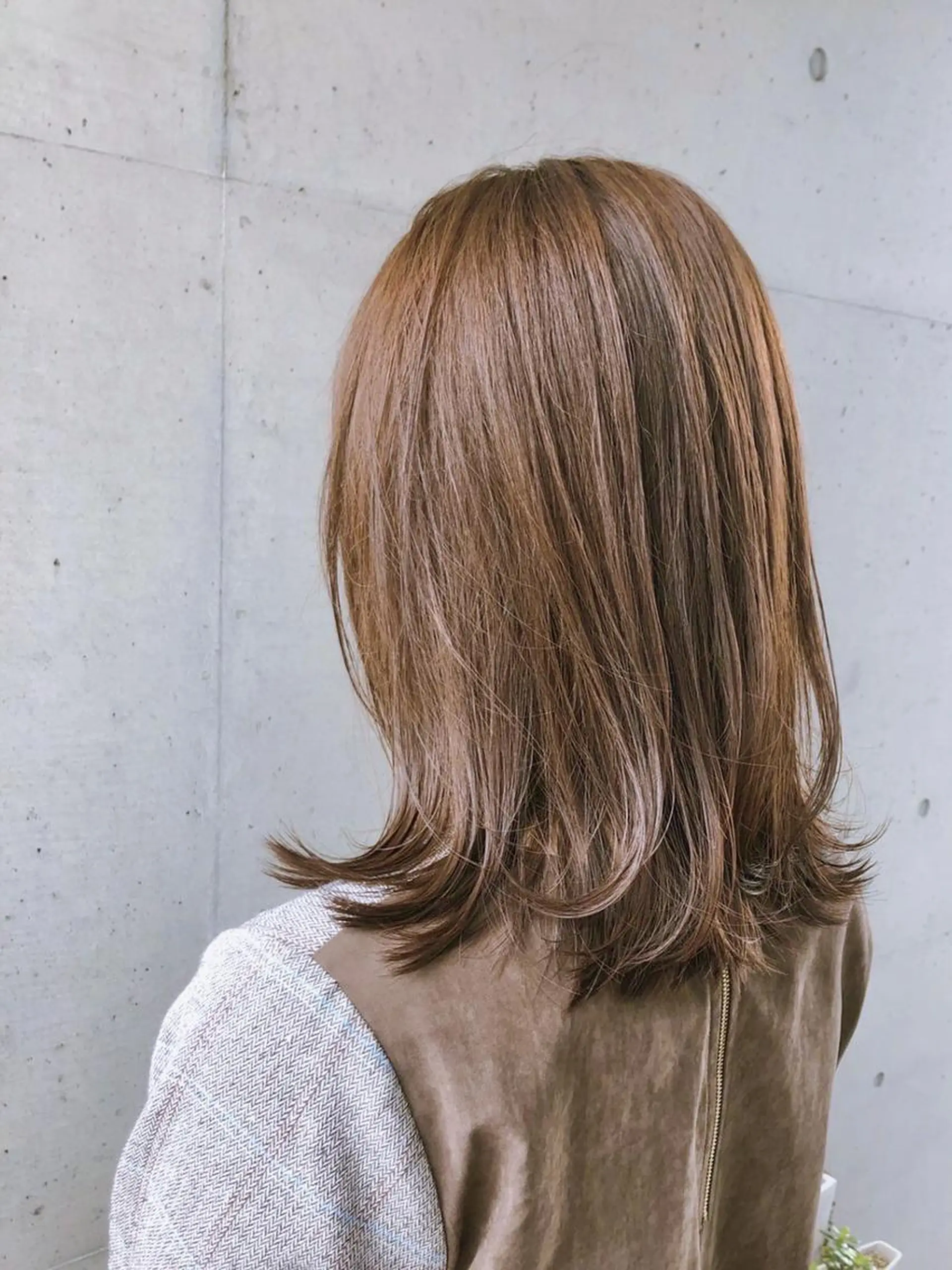 ミディアム カット ヘアカラー トリートメント 柄澤 菜南子のヘアスタイル