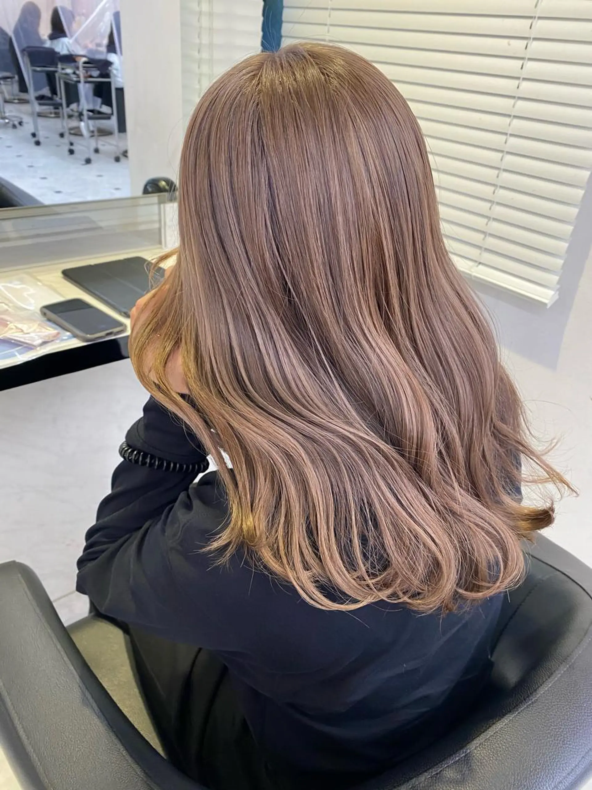 ロング カラー ケアブリーチ 韓国レイヤーKYONのヘアスタイル