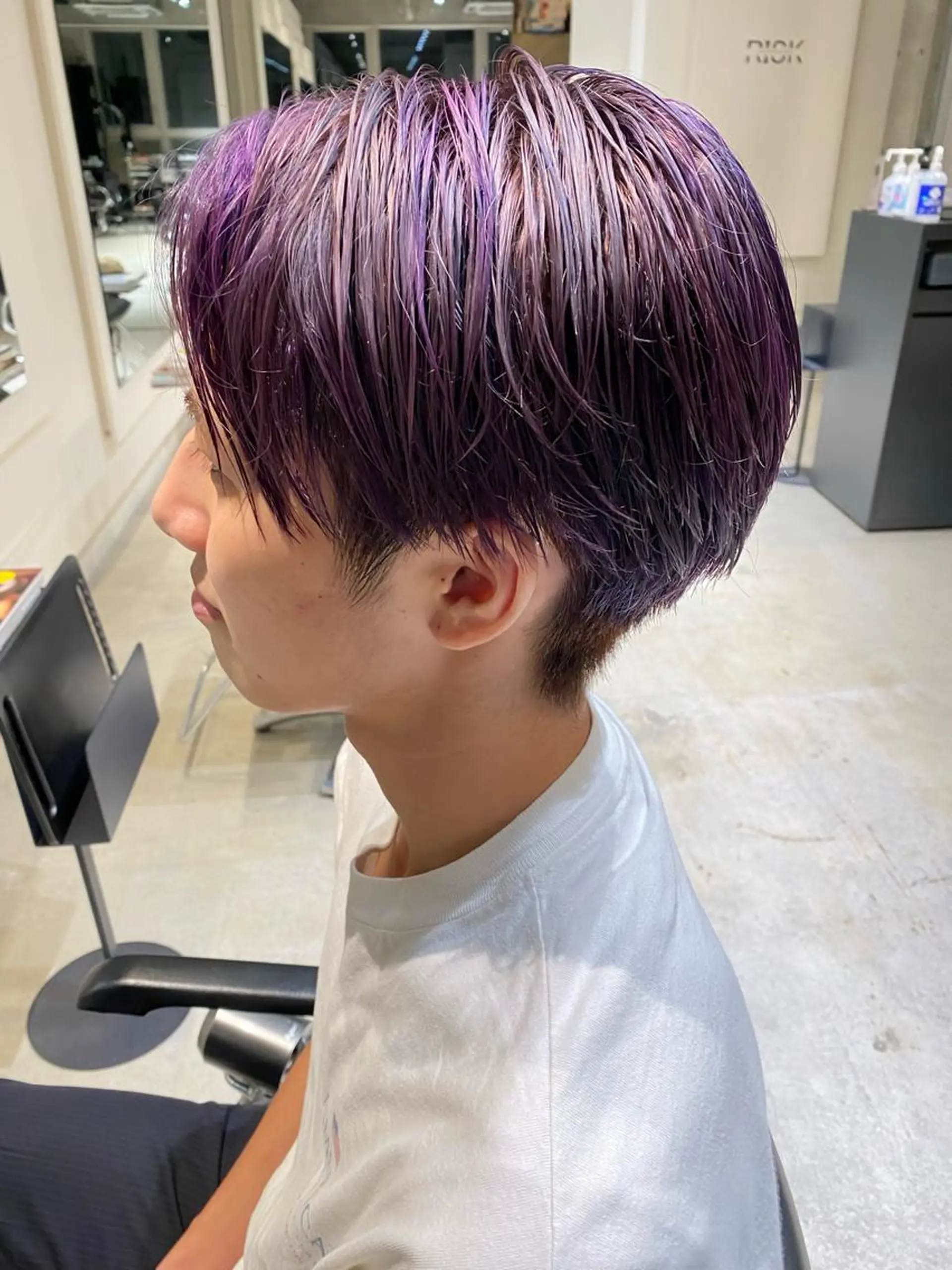 ショート カラー メンズ アップバング センターパート メンズ韓国風 マッシュ メンズショート 大人可愛いヘア 大田のヘアスタイル