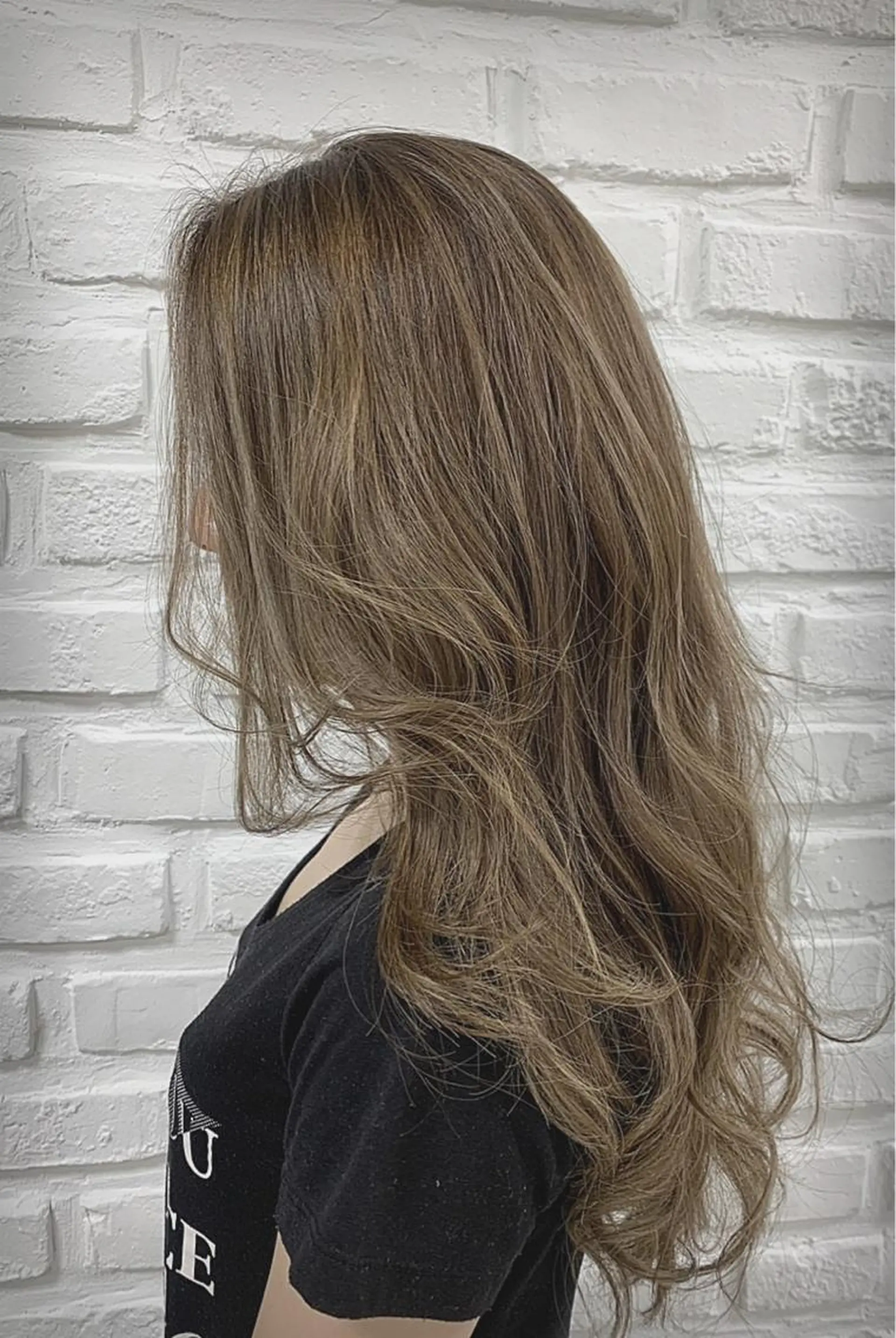 ロング カラー ブリーチ グレージュ イルミナカラー カット ヘアカラー トリートメント 【デザインカラー】 粥川佳日望のヘアスタイル