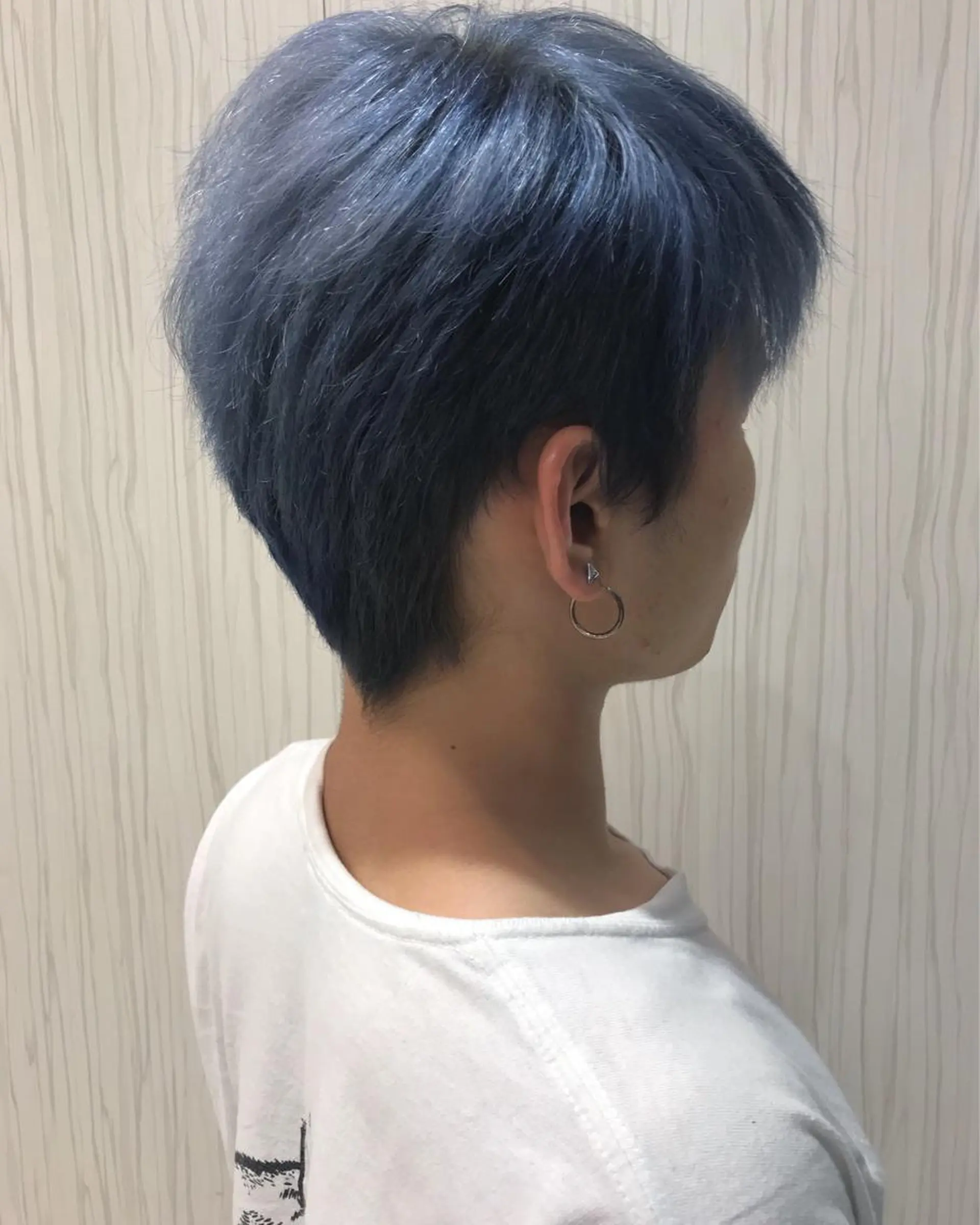 ショート カラー メンズ アッシュ ブルーカラー 中川 拓弥のヘアスタイル