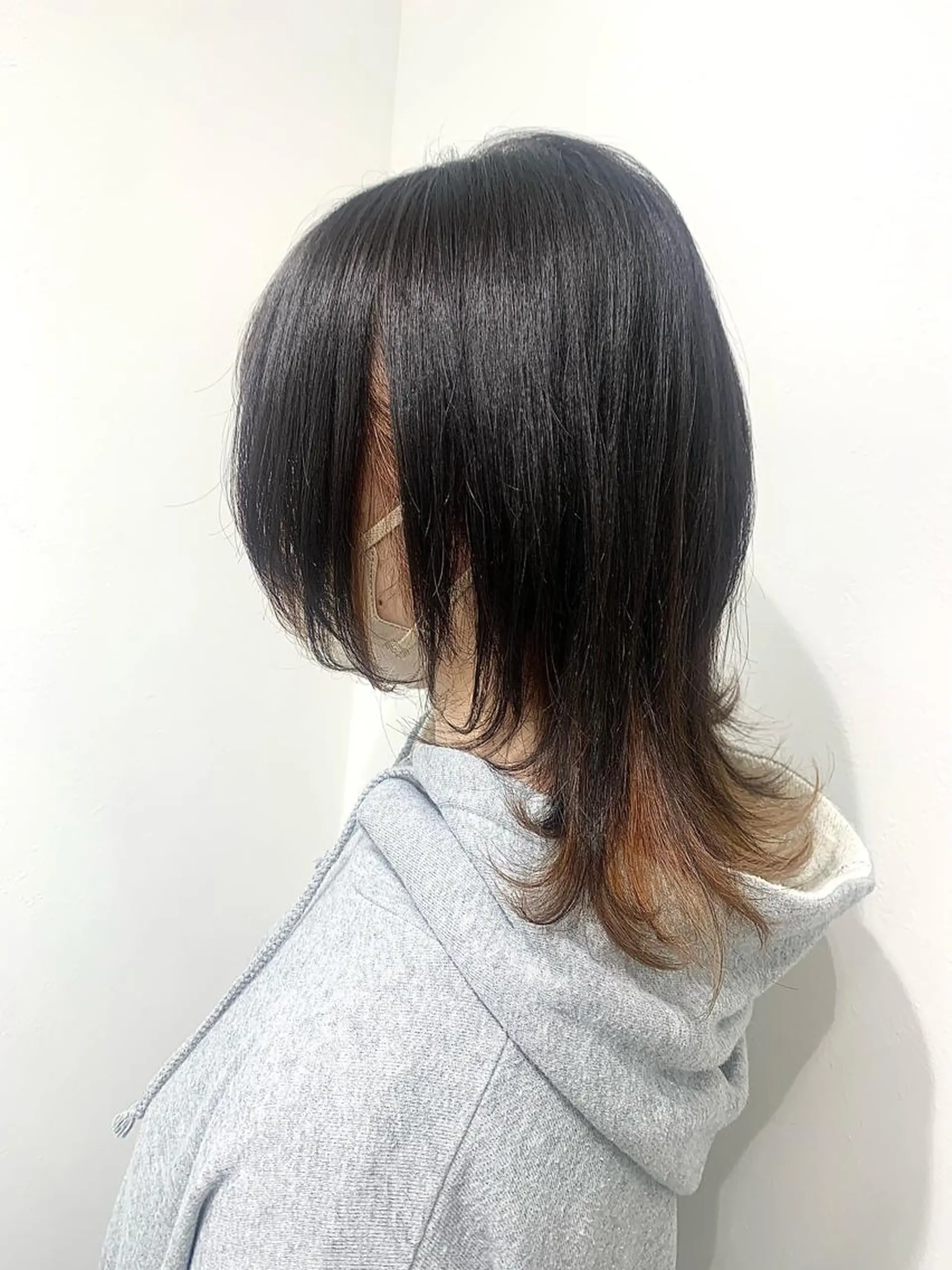 ミディアム カラー デザインカラー インナーカラー ウルフカット レイヤー ハイトーン 暖色⭐︎KANAKOのヘアスタイル