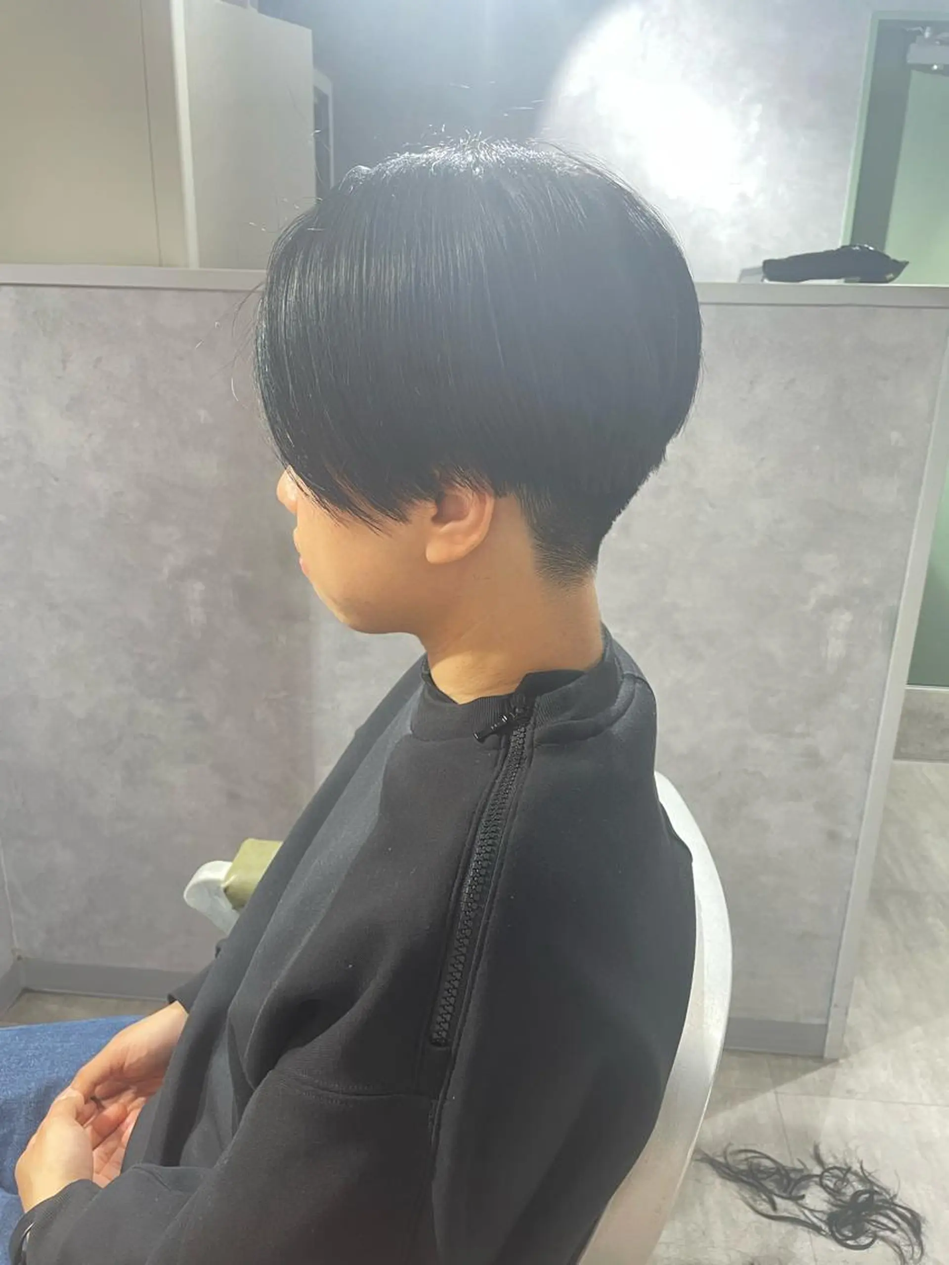 ショート ルネ所属・切りっぱなしボブ グレージュ/福田梢のヘアスタイル