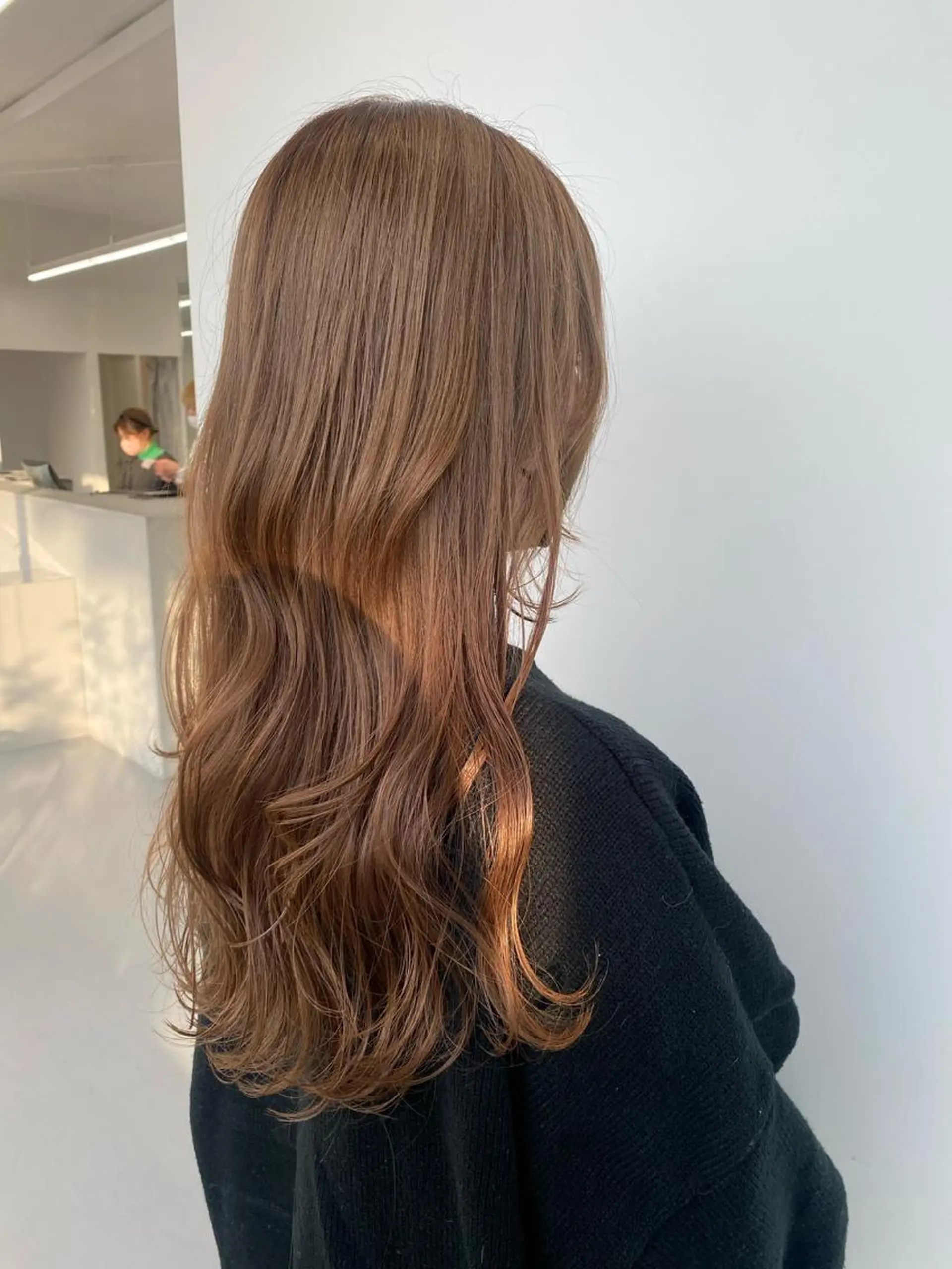 ロング ヘアカラー 丸山 純奈のヘアスタイル