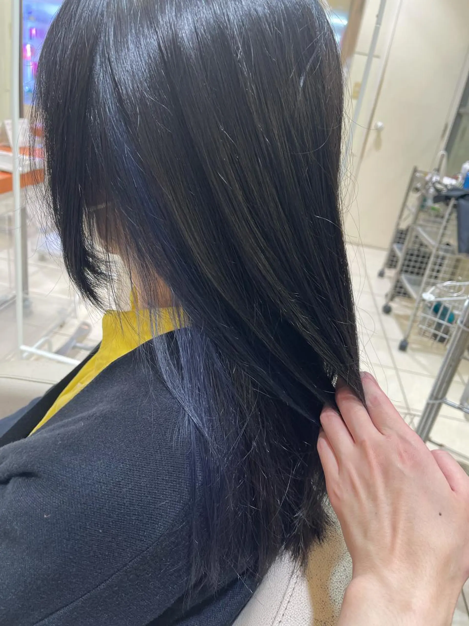 ロング カラー 黒髪 ブルーカラー 韓国風ヘア カネヒラ リョウスケのヘアスタイル