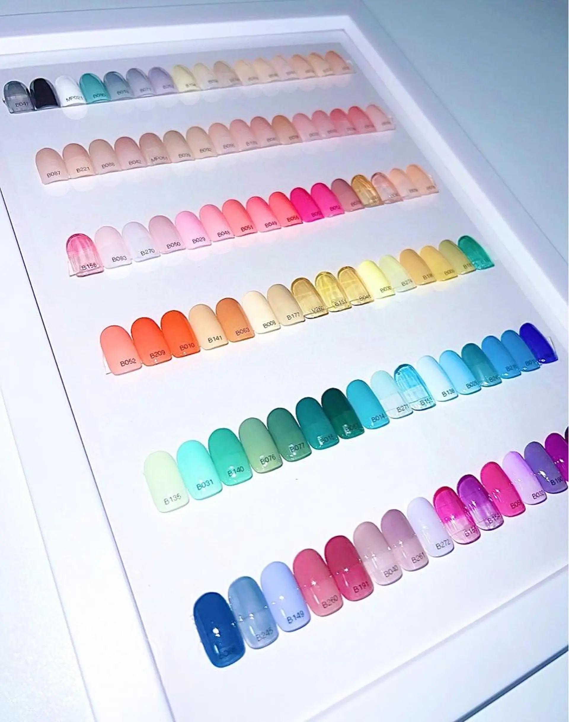 ネイル フットネイル ネイルサロン lipineのネイルデザイン