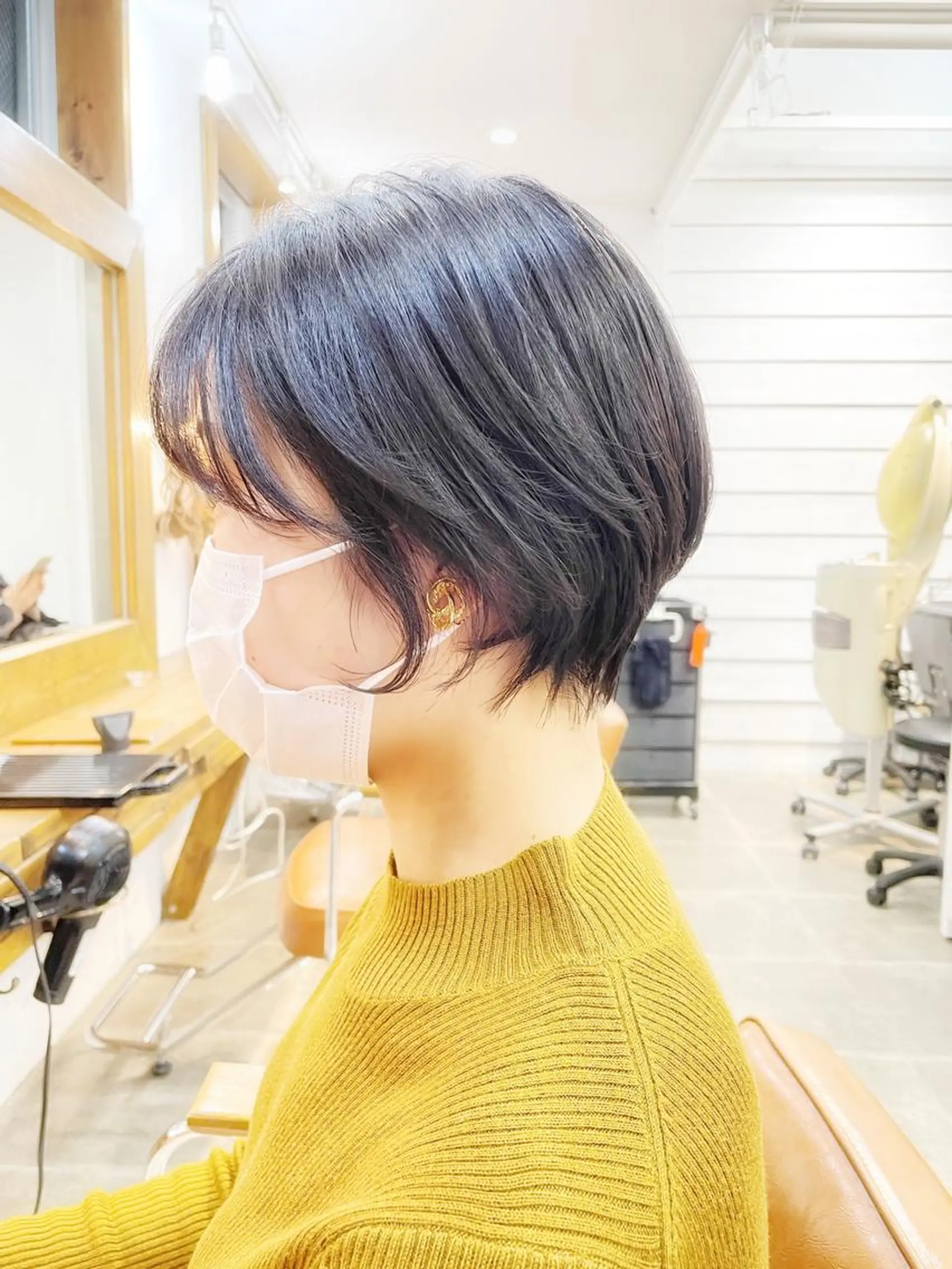 ショート カラー ショートレイヤー 丸みショート グラデーションカラー くびれヘア くせ毛 カット newline銀座所属・銀座ショート/ 大人ショート/金子涼のヘアスタイル