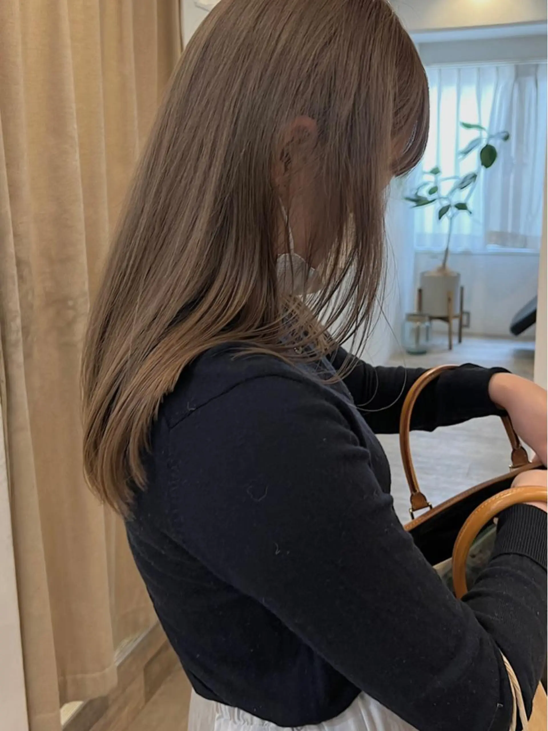 カラー ベージュカラー ブリーチ グレージュ ラベンダーカラー ミルクティーベージュ ヘアカラー 縮毛矯正 kakeru トレンドヘアのヘアスタイル