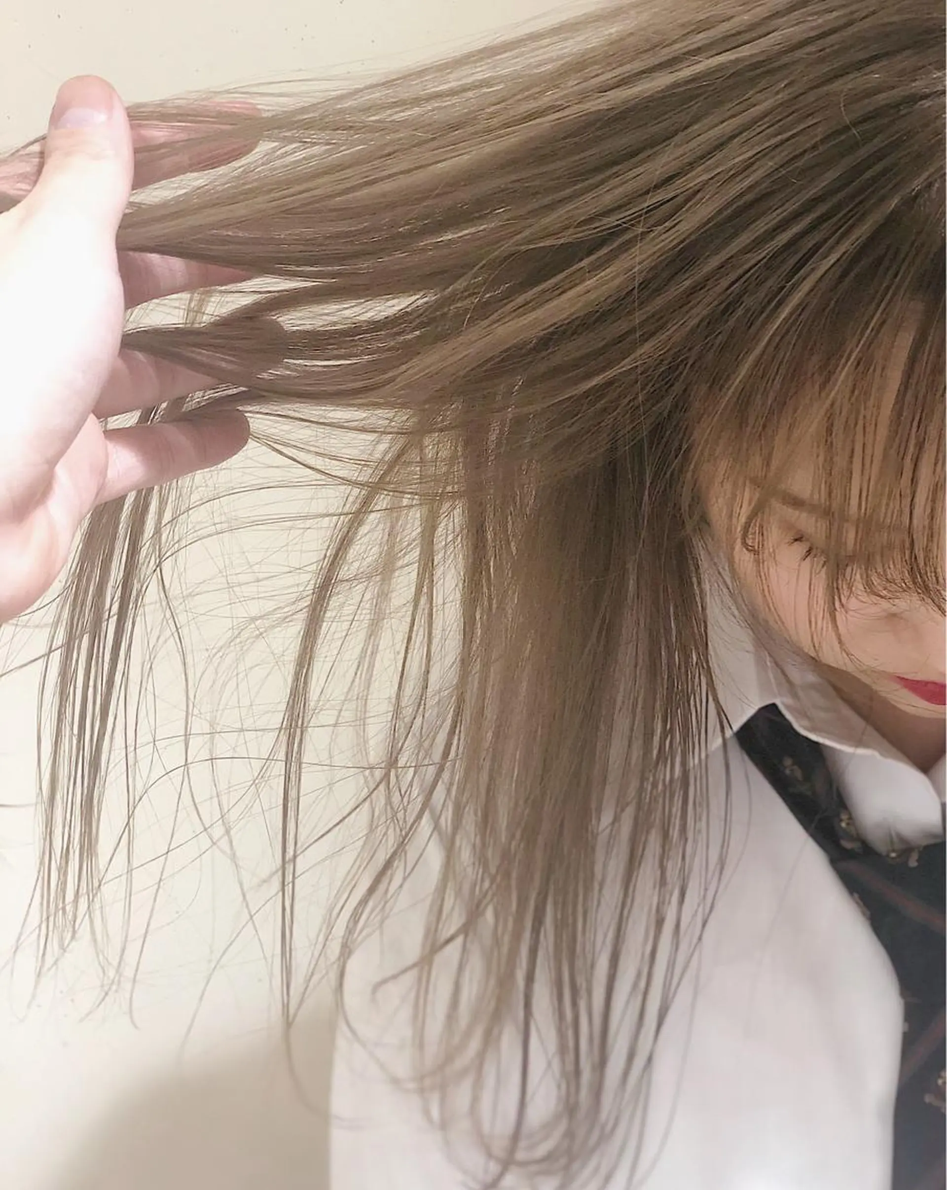 セミロング カラー パーマ ヘアアレンジ 透明感カラー ハイライトカラー ハイトーンカラー 外国人風カラー ハイライト カット ヘアカラー トリートメント 【ツヤ髪美容師】 ツダケイスケのヘアスタイル