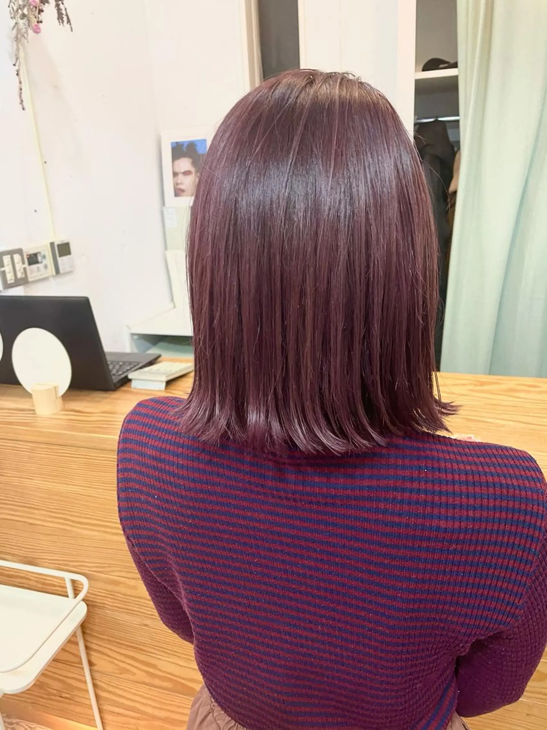 ミディアム カラー ピンクカラー パープルカラー ヘアカラー トリートメント chama レイヤーカットのヘアスタイル