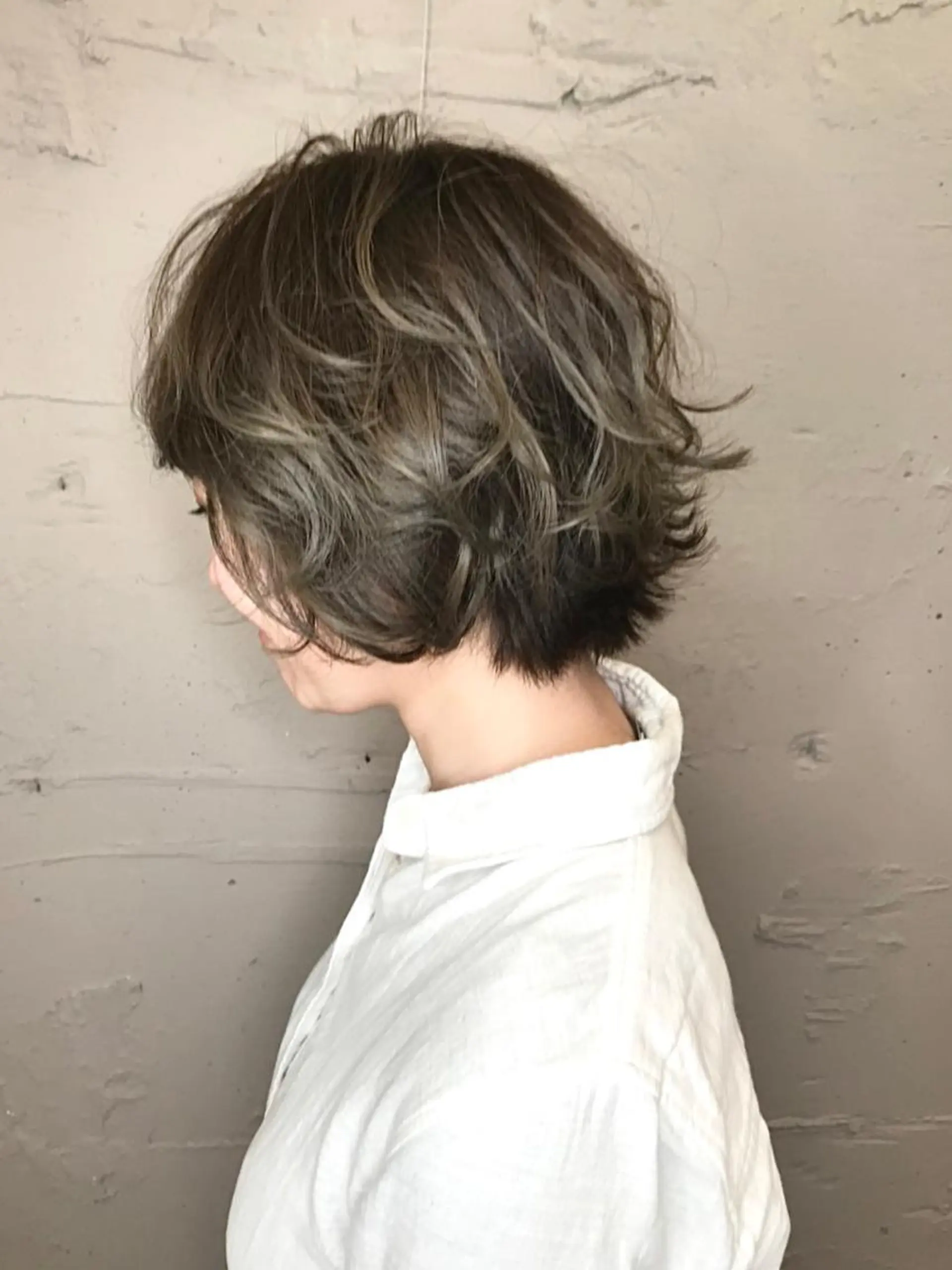 ショート ハンサムショート チョコレートブラウン くびれヘア ハイライト タンバルモリ ヘアカラー 透明感カラー YOSHIMURA★のヘアスタイル
