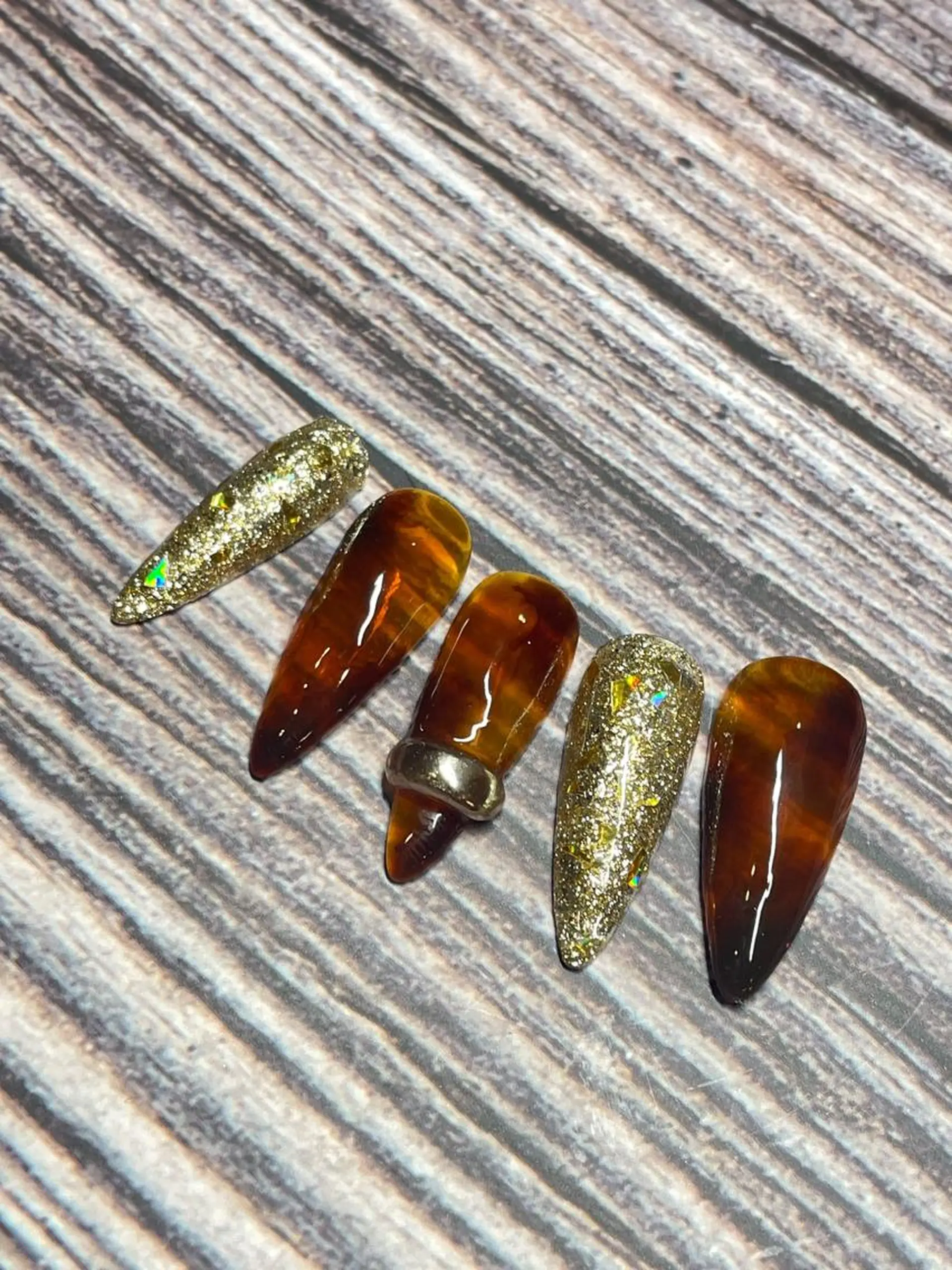 ネイル べっ甲ネイル nailsalonIF所属・akira .のネイルデザイン