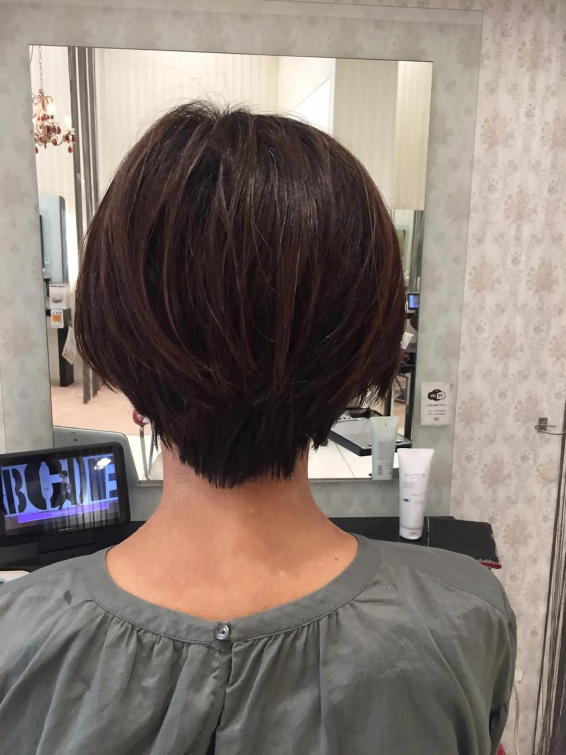 ショート カラー 田畑 福恵のヘアスタイル