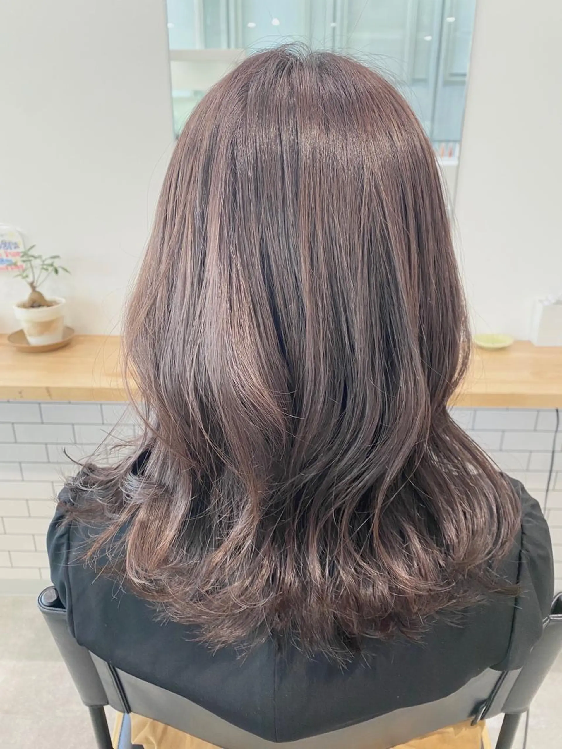 セミロング カラー JIL BLAN所属・JIL BLAN NAOのヘアスタイル