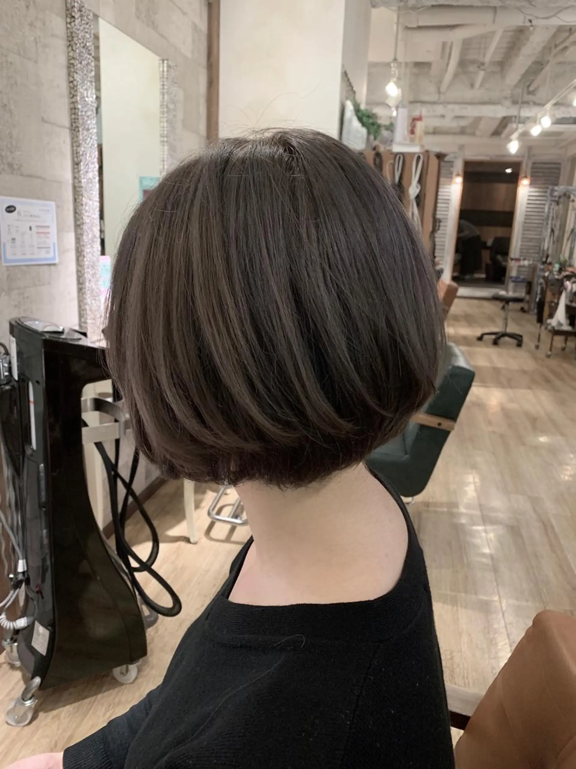 ショート カラー ショートボブ アッシュ アッシュグレー アッシュグレージュ 透明感カラー カット ヘアカラー トリートメント SALOWIN(サロウィン)広島並木通り所属・田村和範/似合わせ カラー/縮毛矯正のヘアスタイル