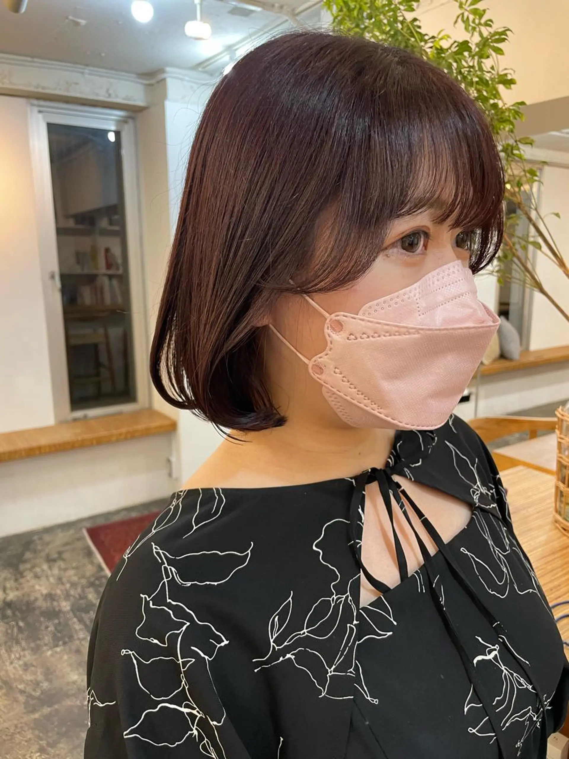 ミディアム カラー ラベンダーカラー ピンクカラー ピンクラベンダー カット ヘアカラー トリートメント 【arc】Ruri コテ巻き風パーマのヘアスタイル