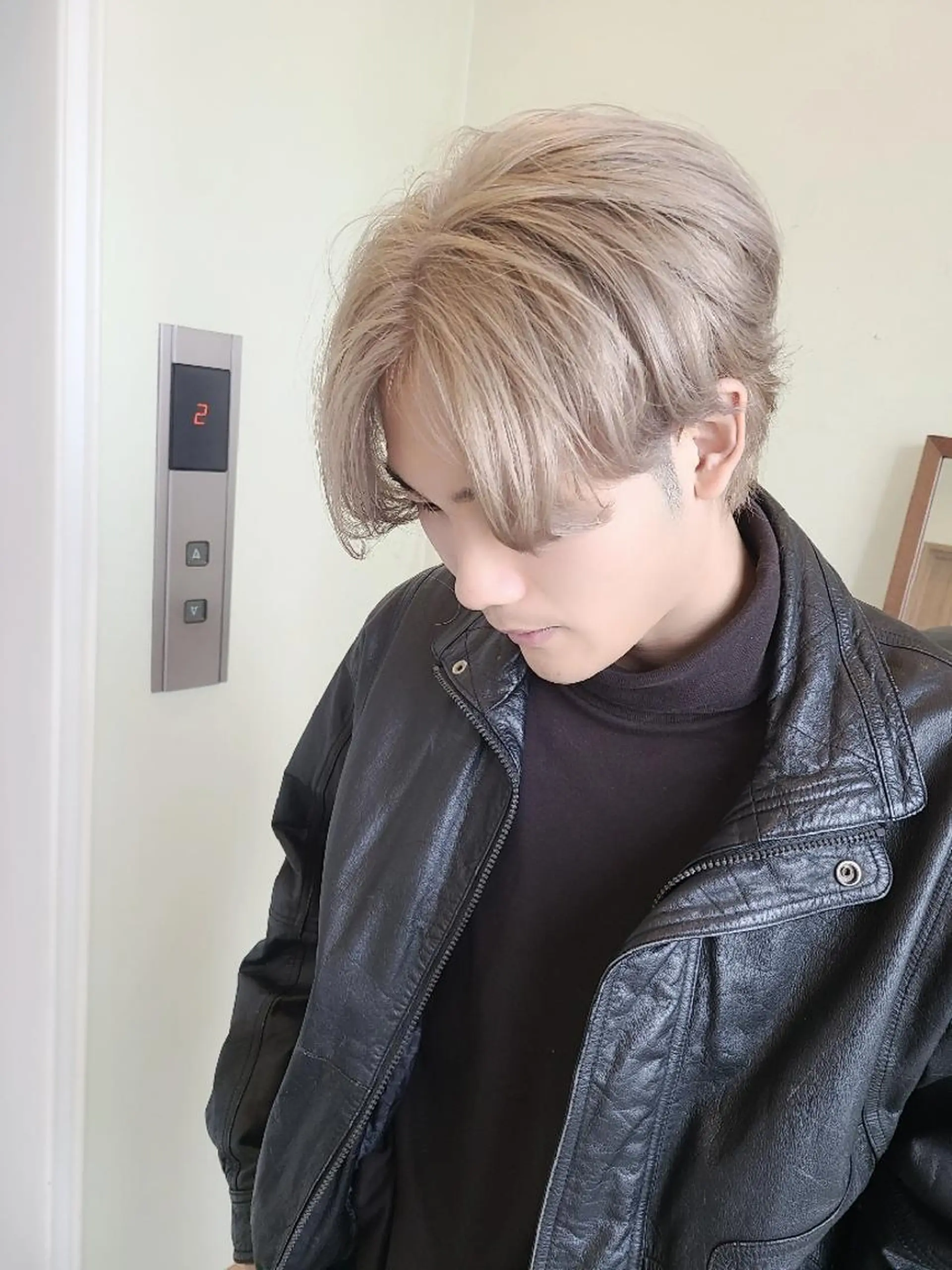 ショート カラー メンズ メンズハイトーン ハイトーンカラー カット ヘアカラー トリートメント 【ネウィ天王寺 】seiyaのヘアスタイル