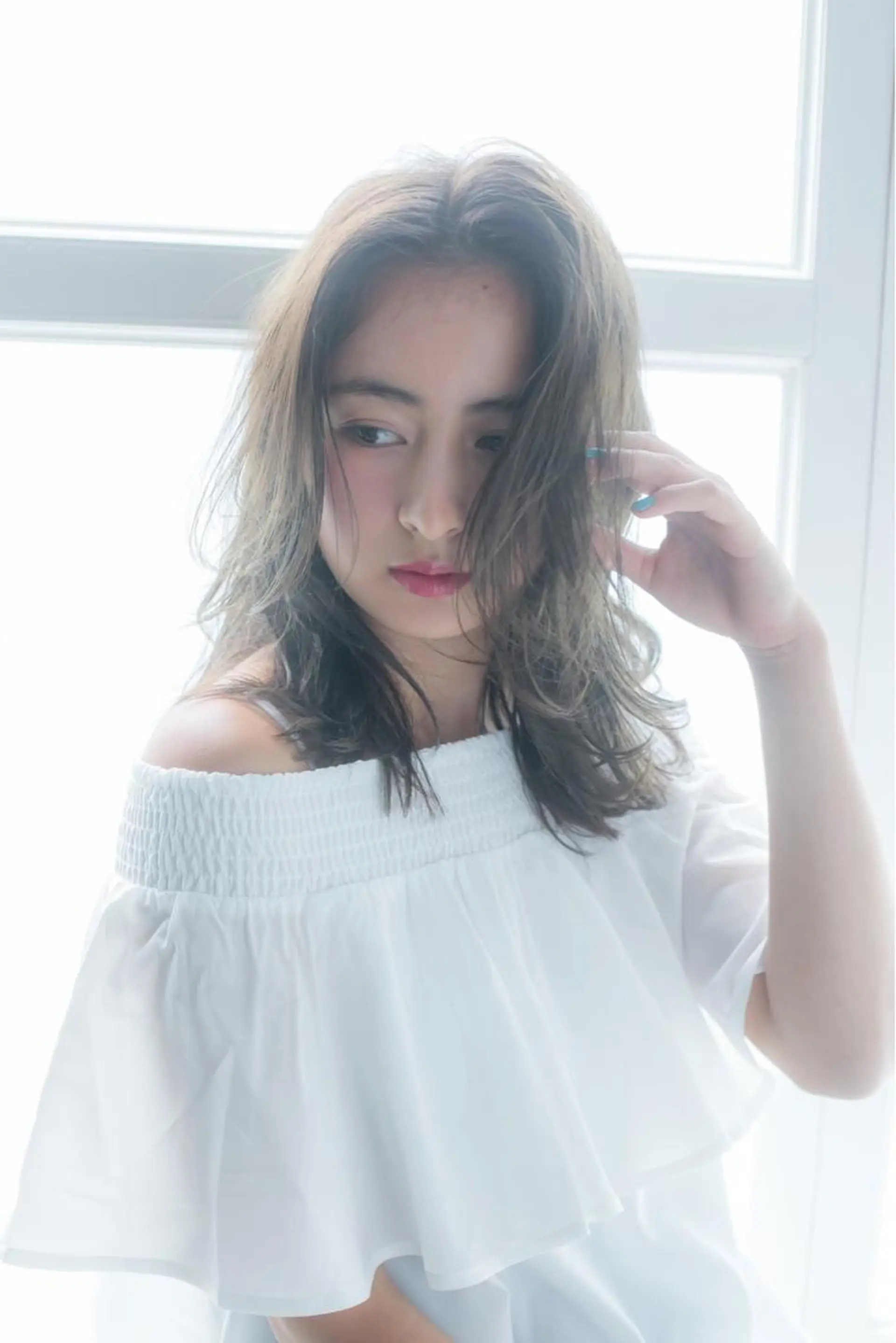 ミディアム カラー ヘアアレンジ 透明感カラー レイヤーカット 韓国系ダブルカラー✨ ハイライト専門✨春日のヘアスタイル