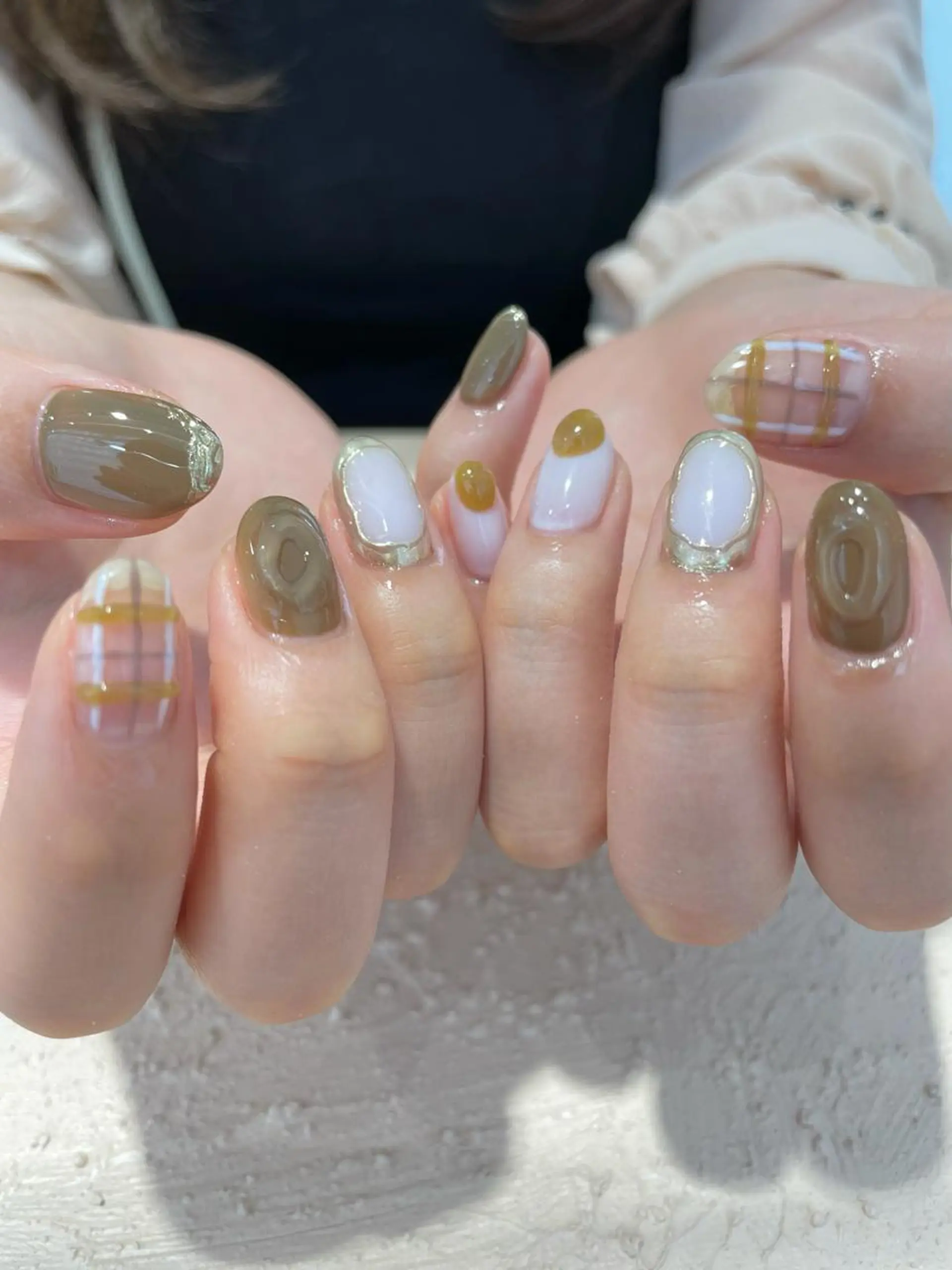 ネイル ハンドネイル 𝐚𝐲𝐚𝐤𝐚 ✻のネイルデザイン