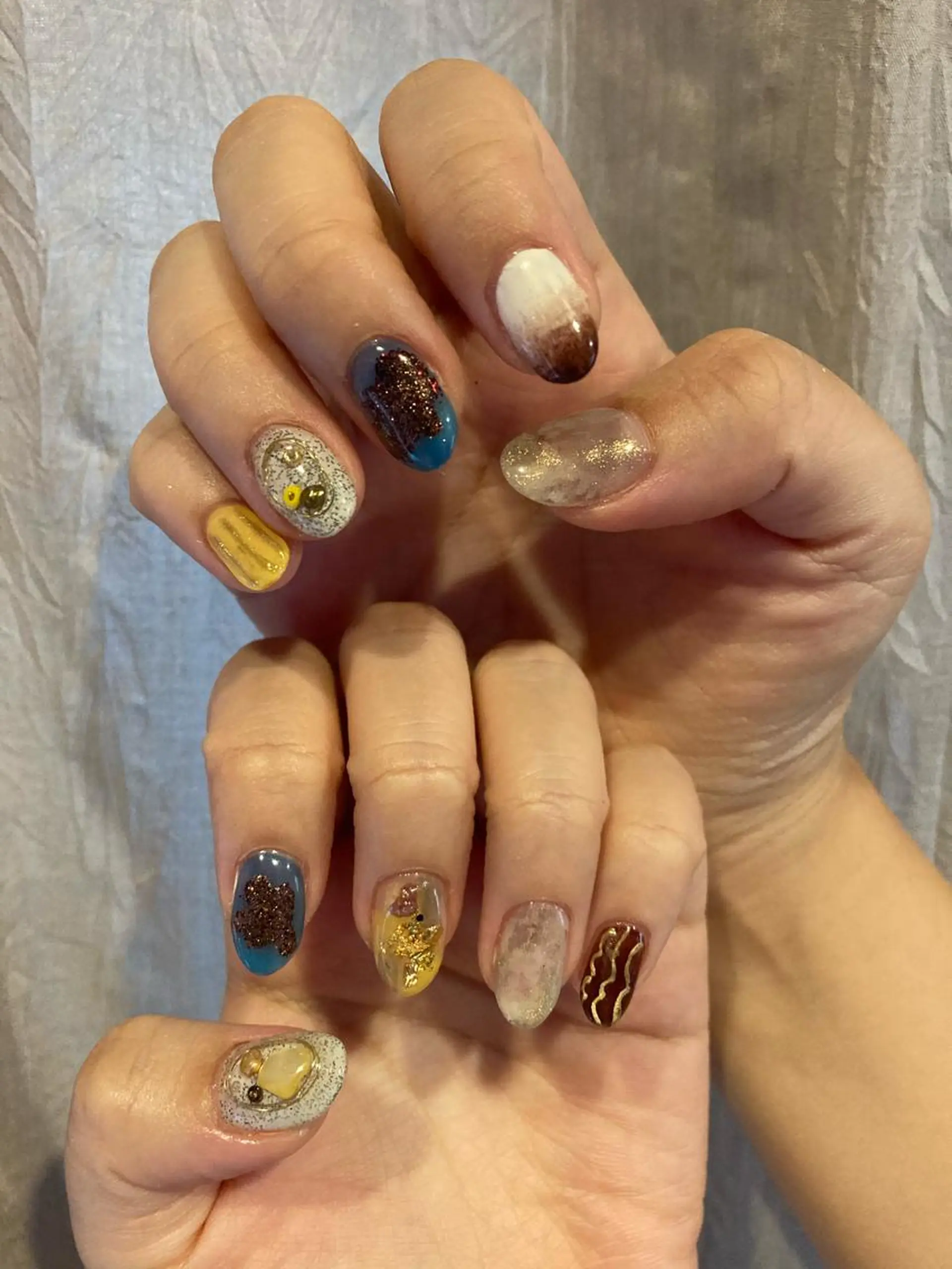 ネイル キラキラ オメメのネイルデザイン