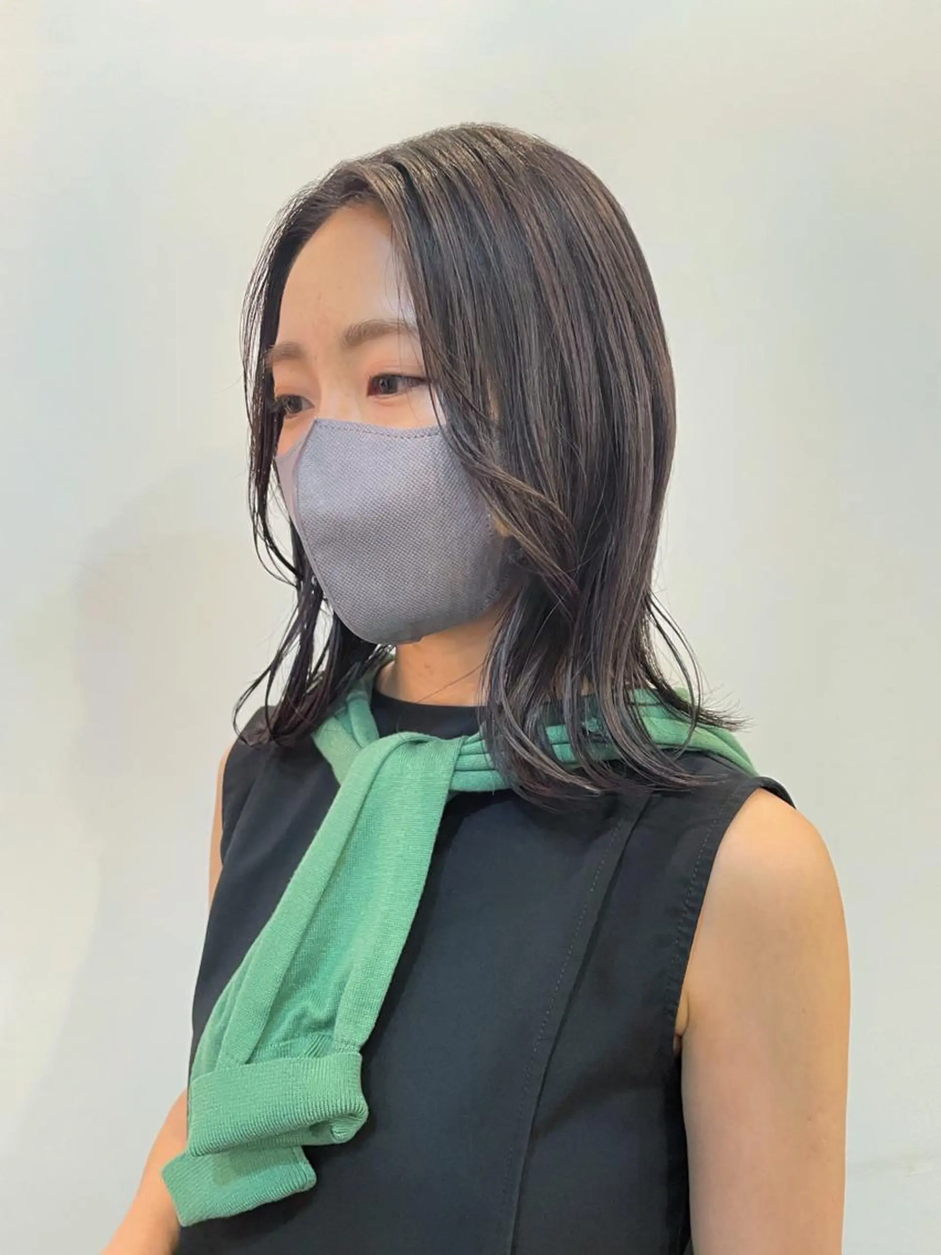 ミディアム カラー アッシュ 切りっぱなしロブ カット ヘアカラー トリートメント HIROKI ” stylistのヘアスタイル