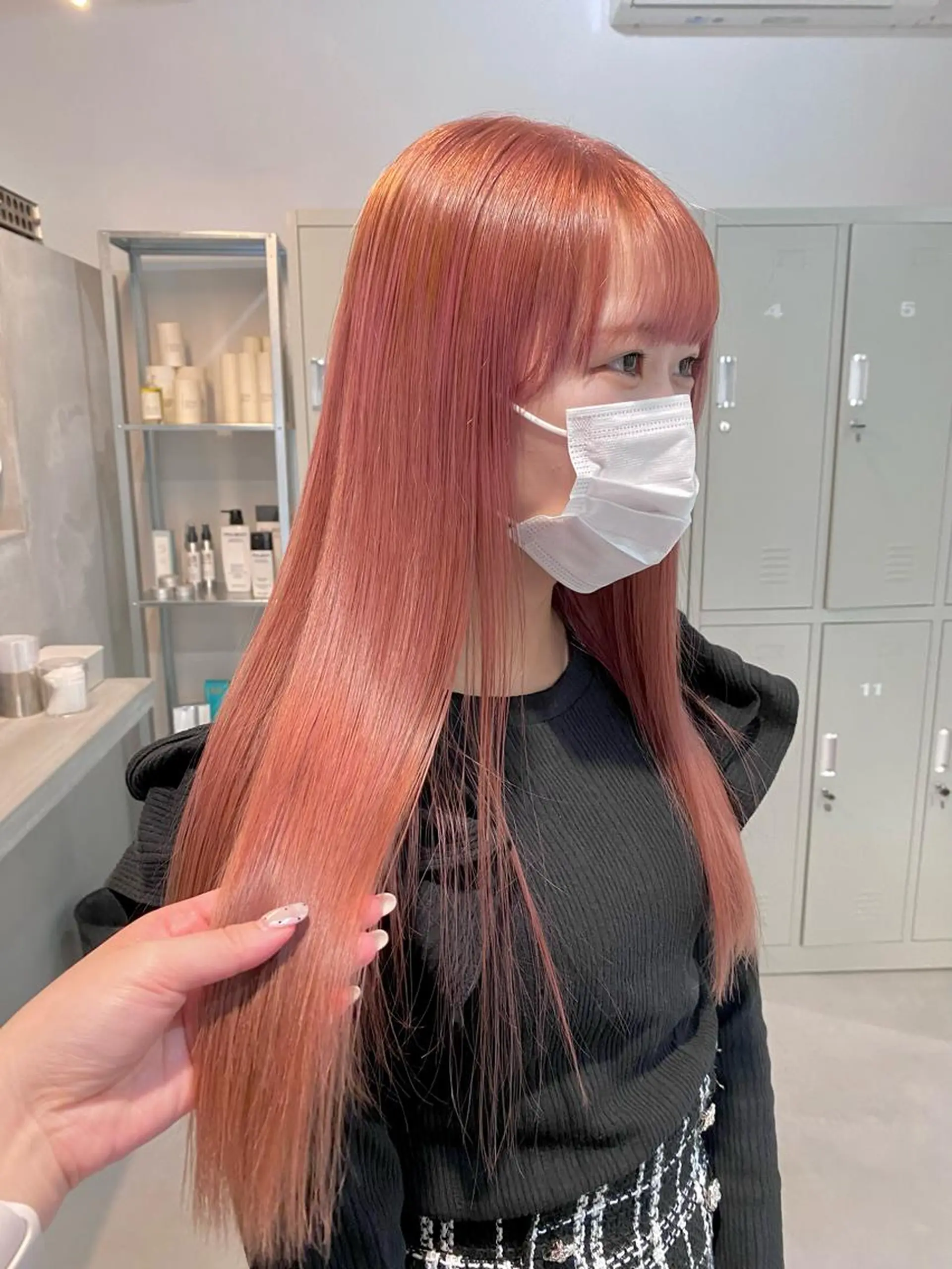 ロング カラー ブリーチ ピンクカラー ヘアカラー トリートメント ブリーチなしカラー ダブルカラーエクステのヘアスタイル