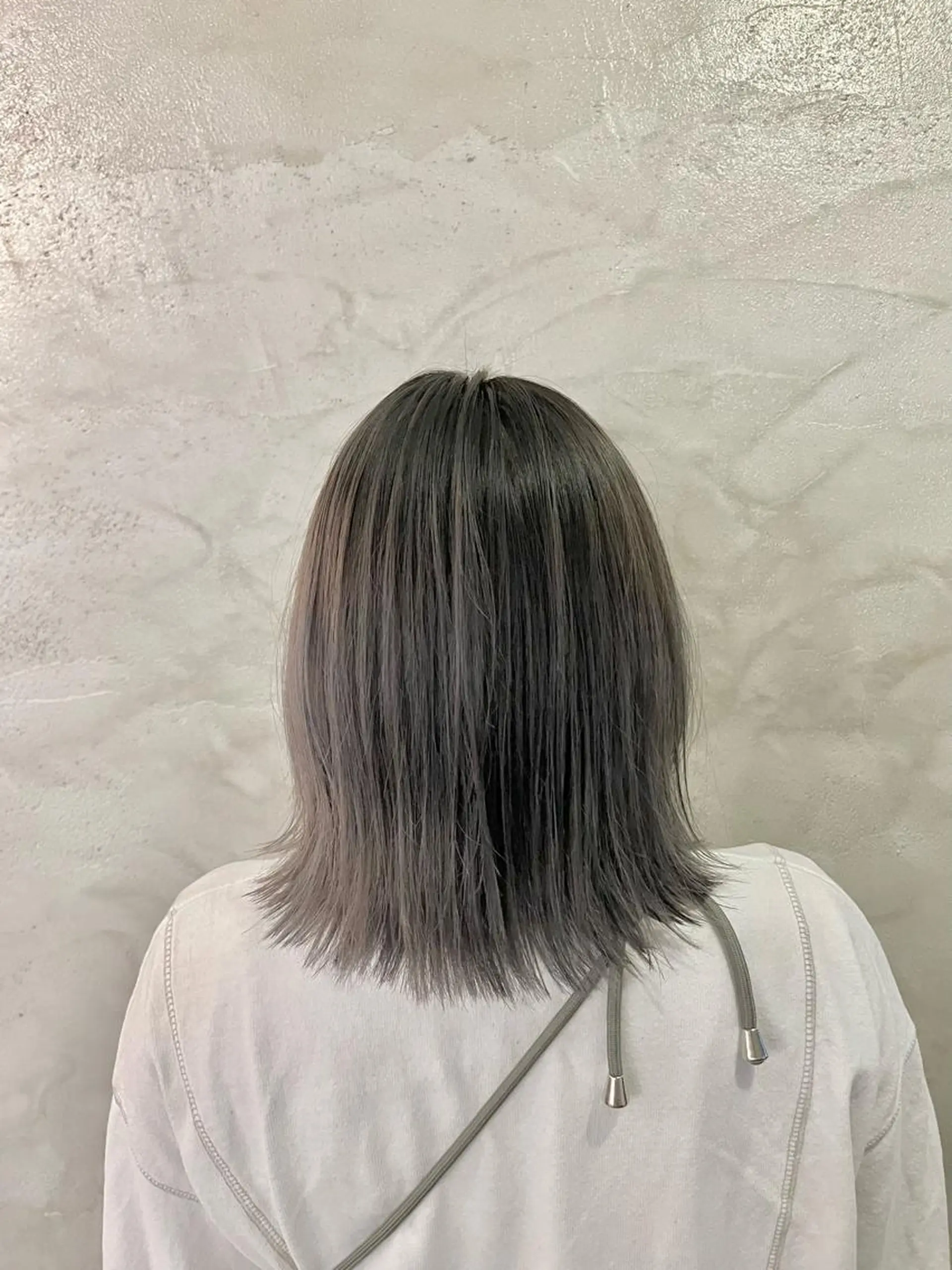 ミディアム カラー バレイヤージュ シルバー レイヤーカット FUJINO RYOのヘアスタイル