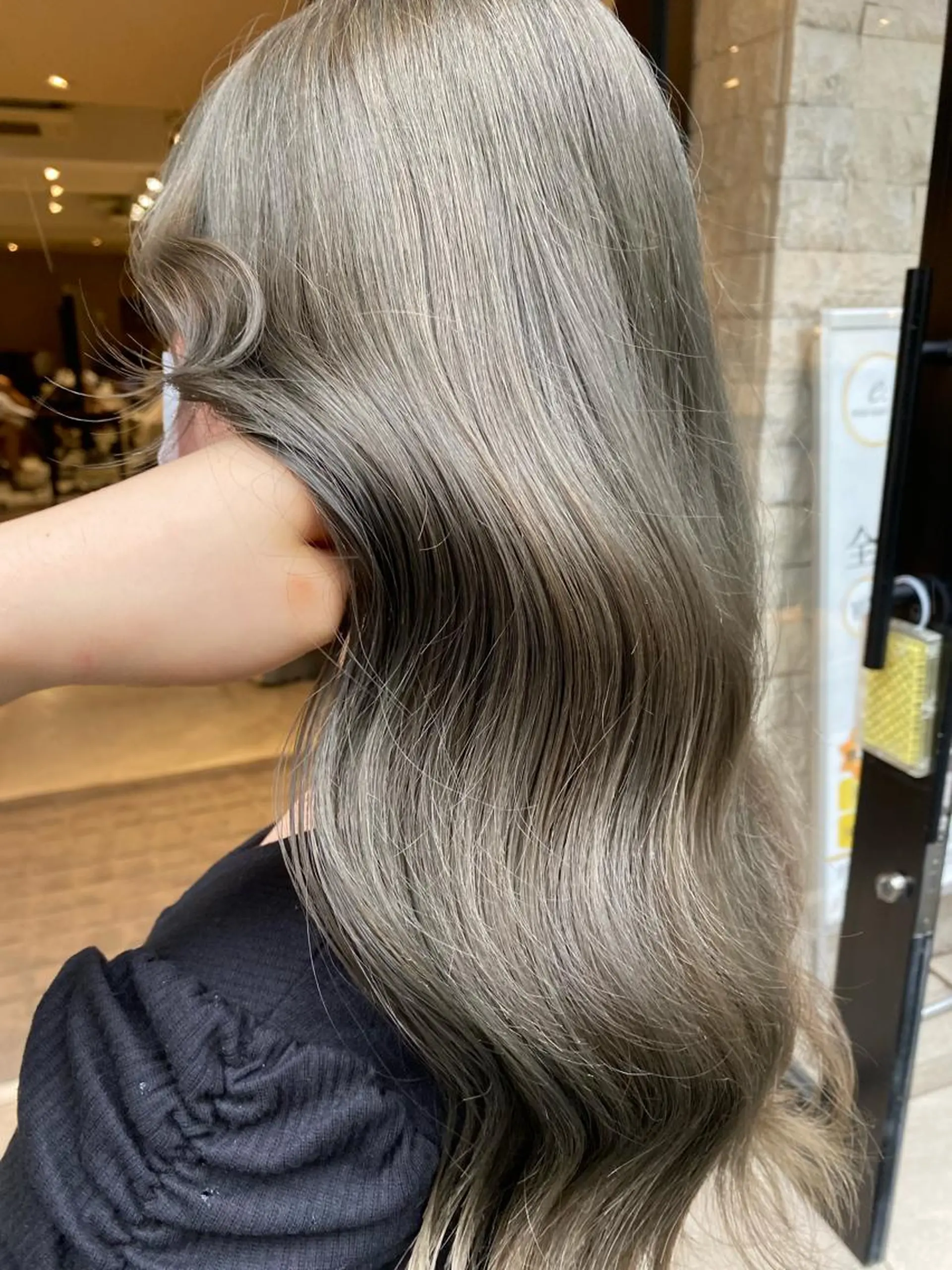 セミロング カラー ヘアアレンジ ブリーチ 🌙レイヤー,韓国 ヘア🌙harukaのヘアスタイル
