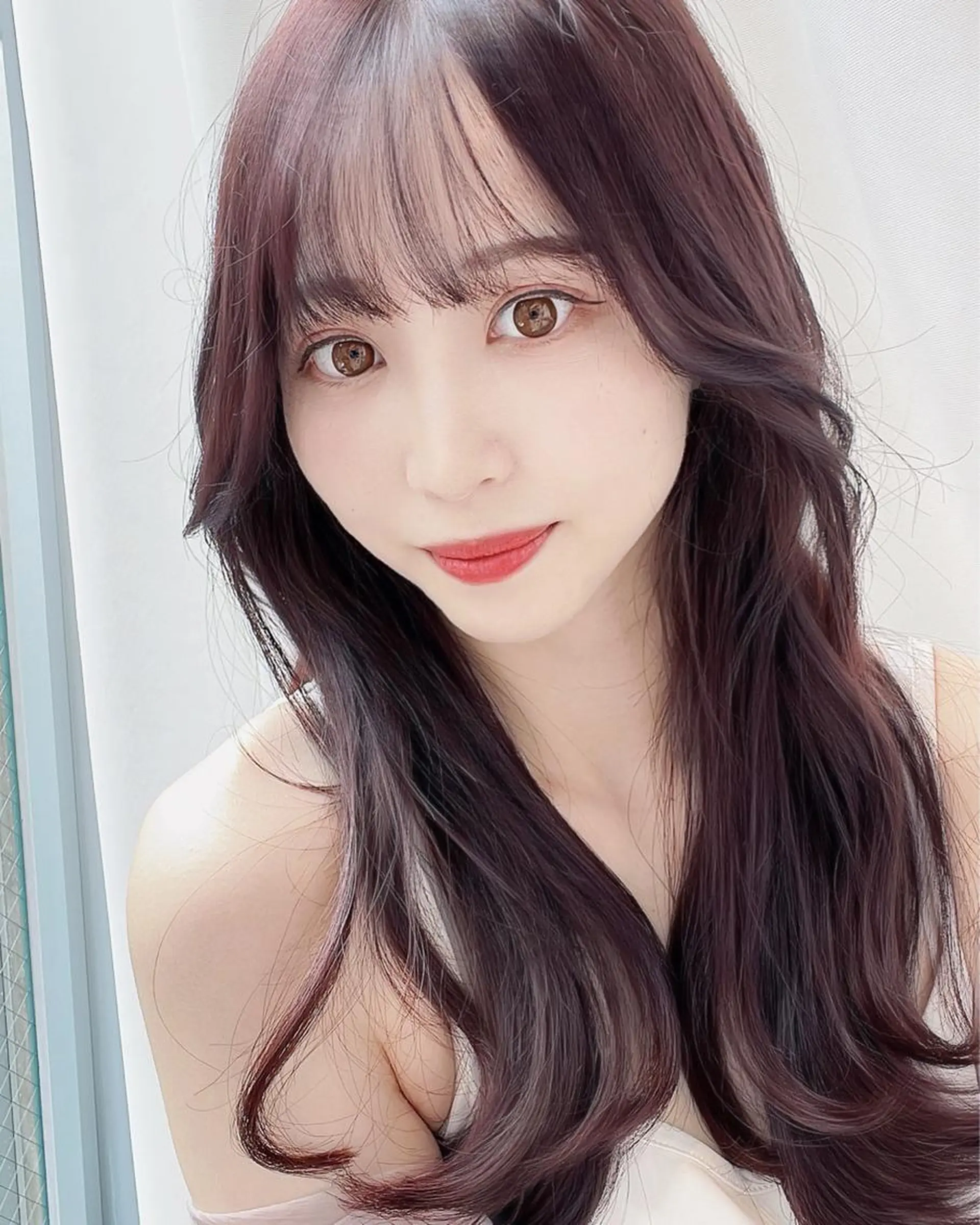 ミディアム カラー アディクシーカラー ベージュカラー 透明感カラー イヤリングカラー グレージュ 顔周り特化/韓国ヘア /レイヤー/吉野幸大のヘアスタイル