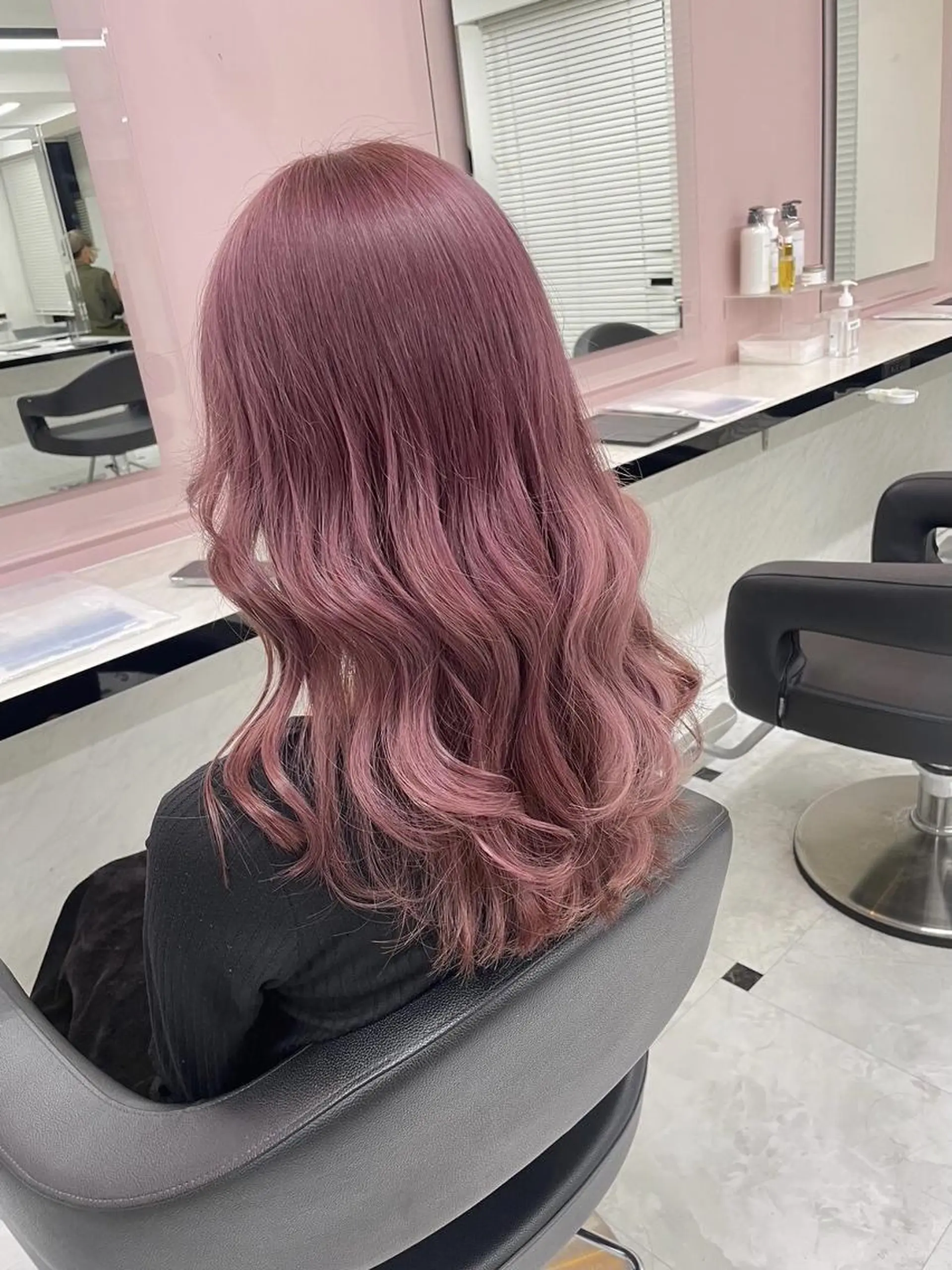 ロング カラー ハイトーン🤍ブロン ド🤍MISAKIのヘアスタイル