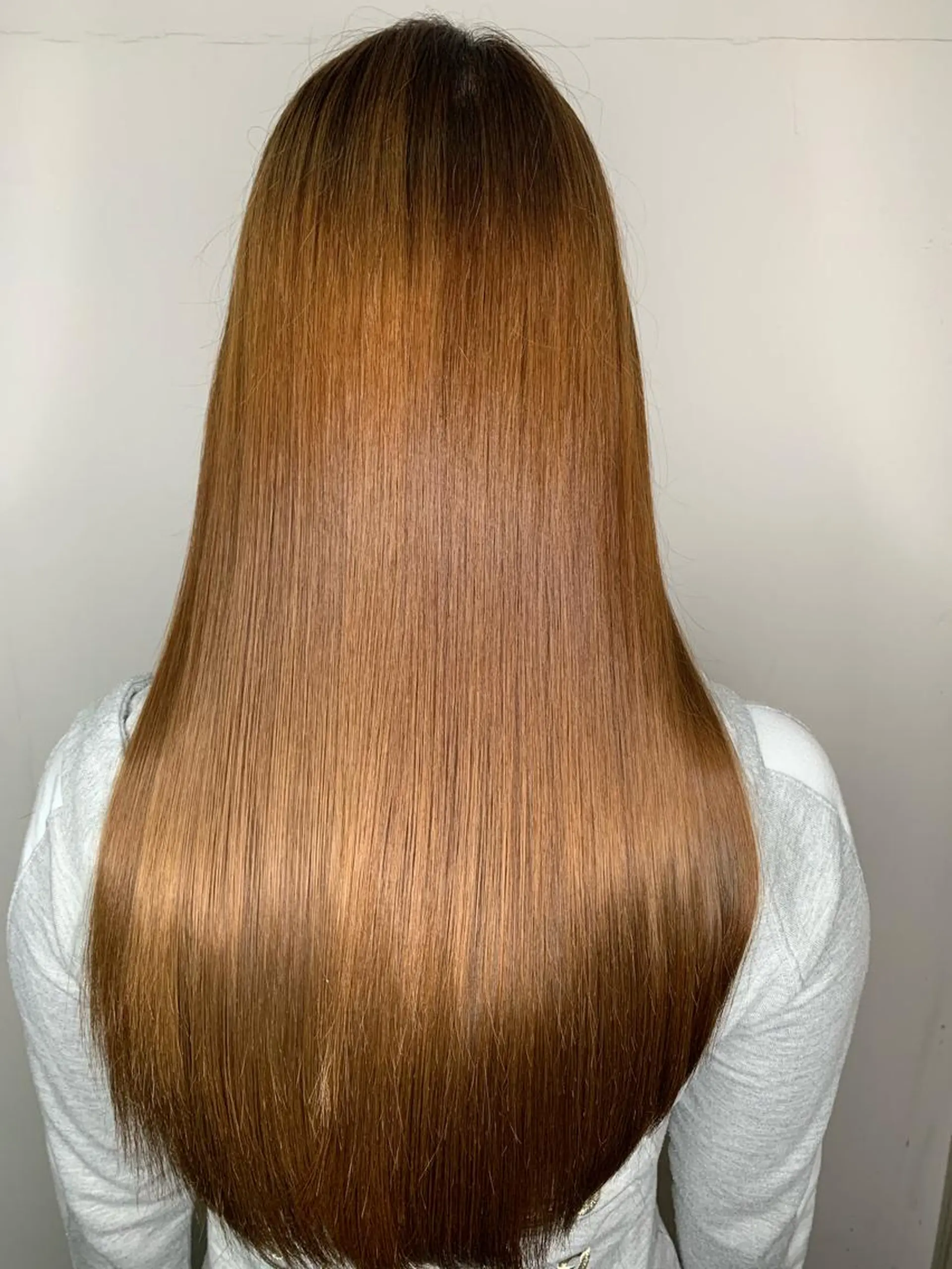 ロング エミュスト心斎橋所属・🎨カラー&髪質改善 職人　松葉優希のヘアスタイル