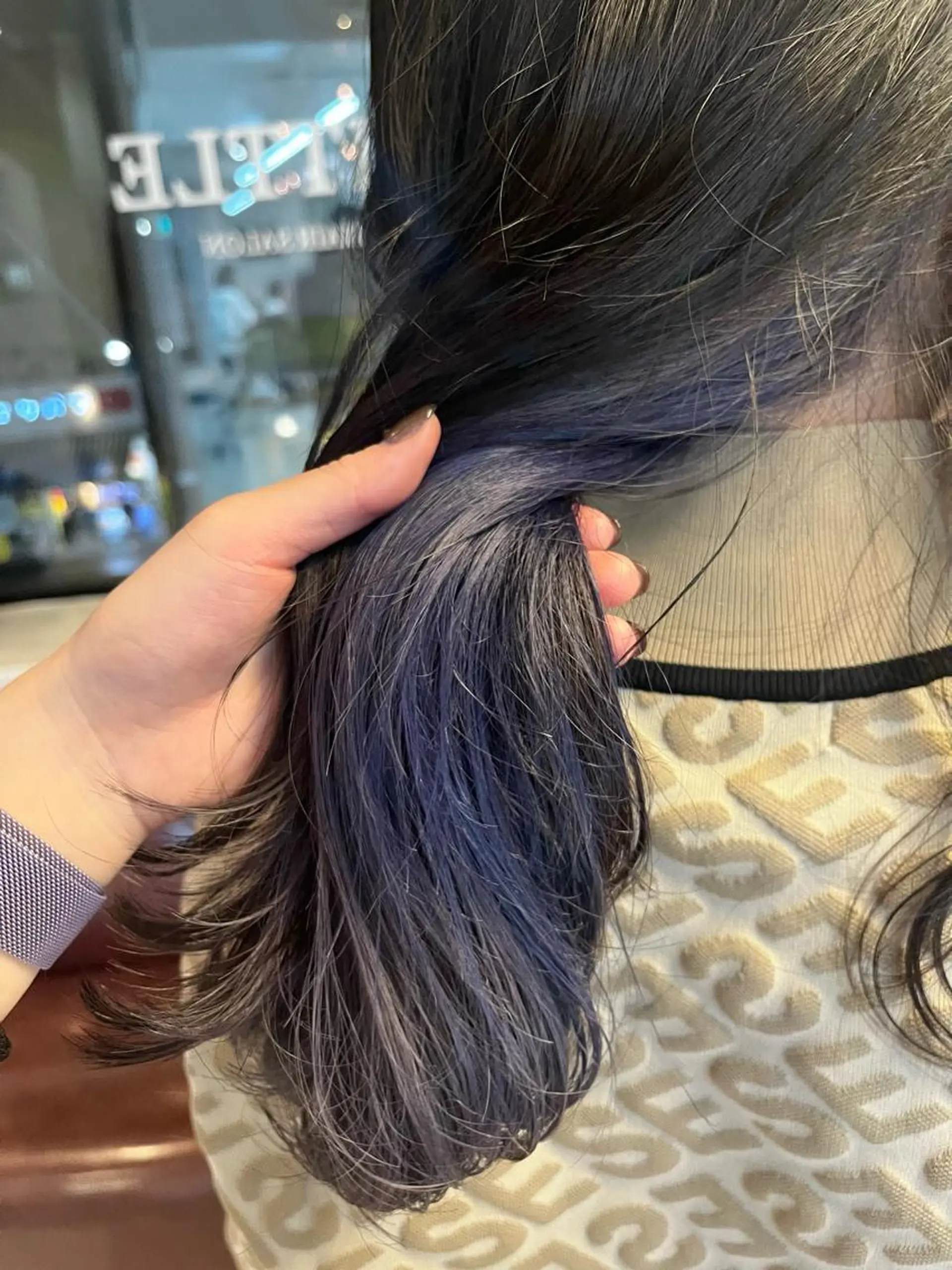 ロング カラー ヘアアレンジ ブリーチ ブルーカラー ブルーラベンダー ラベンダーカラー ﾚｲﾔｰ/ﾊｲﾄｰﾝ ೀユイ🌙のヘアスタイル