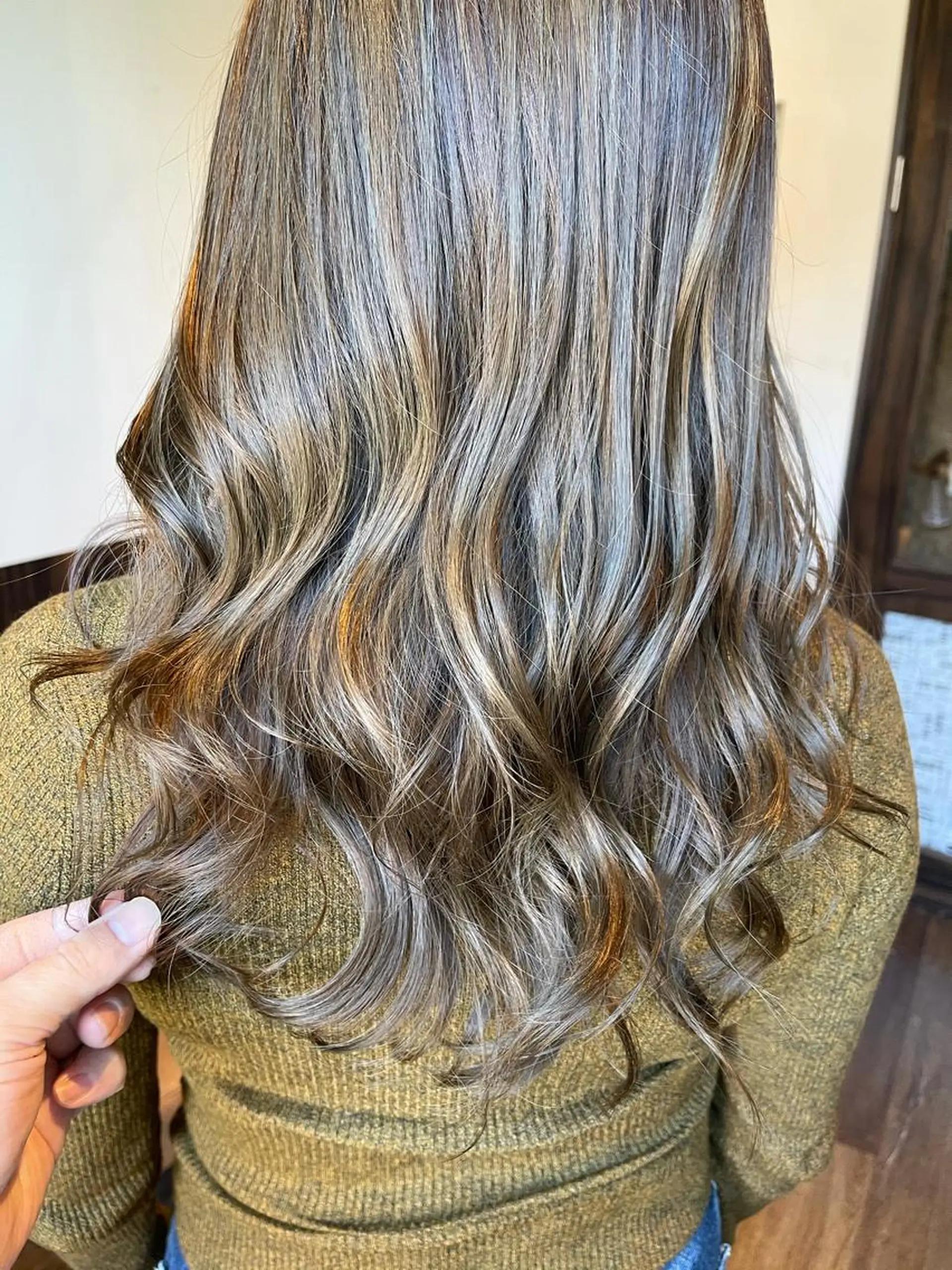 セミロング カラー カット ヘアカラー トリートメント ヘッドスパ 艶髪特化美容師 白岩　悟のその他イメージ