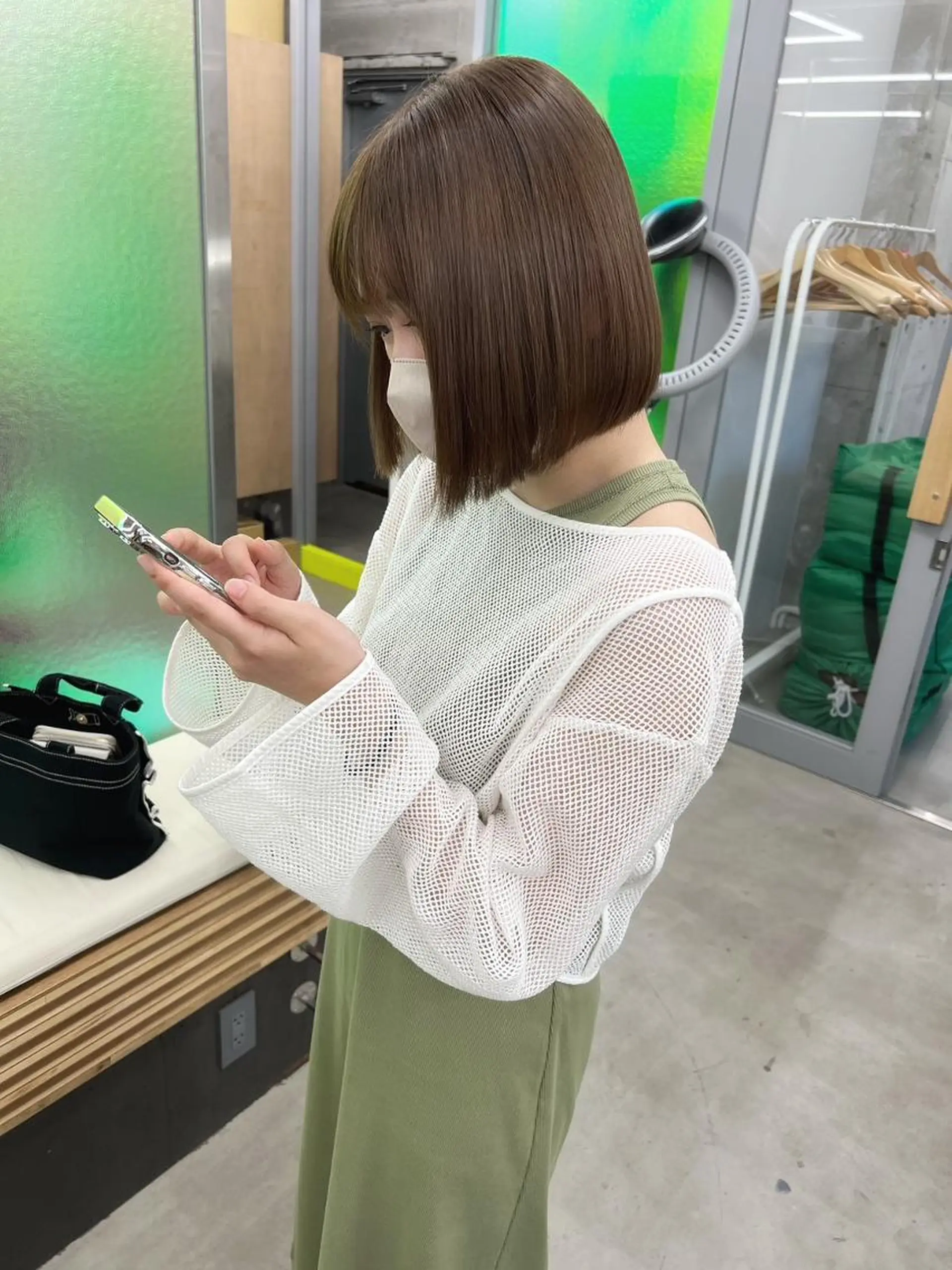 ミディアム カラー パーマ ヘアアレンジ ミディアムパーマ ベージュカラー ブリーチ ケアカラー イヤリングカラー カット トリートメント ヘッドスパ ヘアケア特化型サロン newi 京橋のヘアスタイル