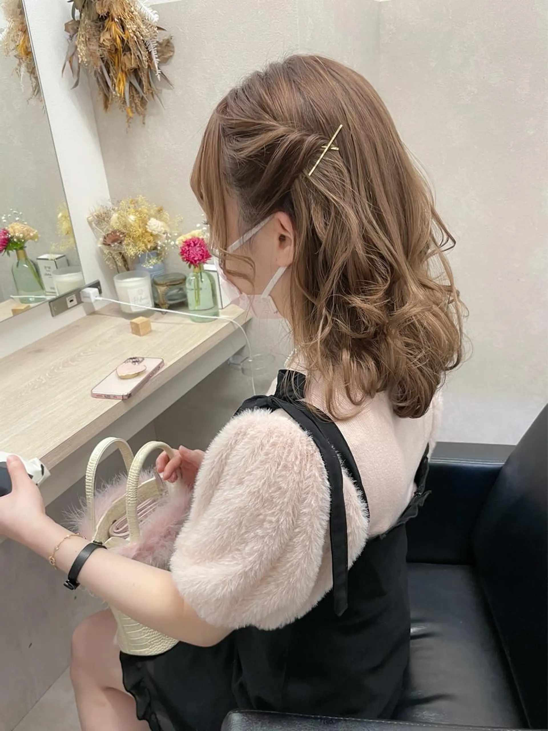 ミディアム カラー ヘアアレンジ ベージュカラー ミルクティーベージュ autre所属・大久保 ひでなりのヘアスタイル