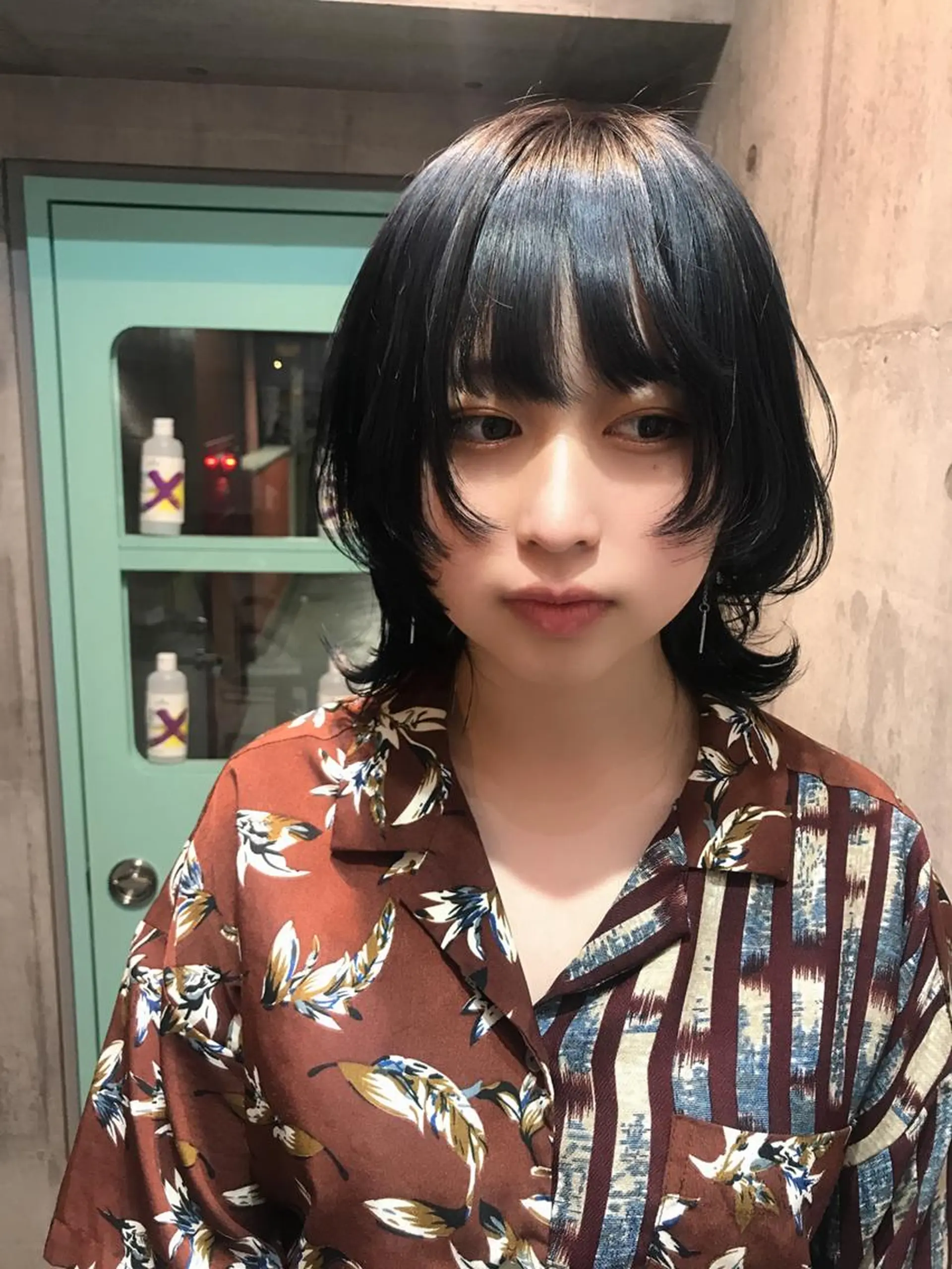 カラー ミディアム カット 縮毛矯正 ウルフカットデザイン カラー特化アールイーのヘアスタイル