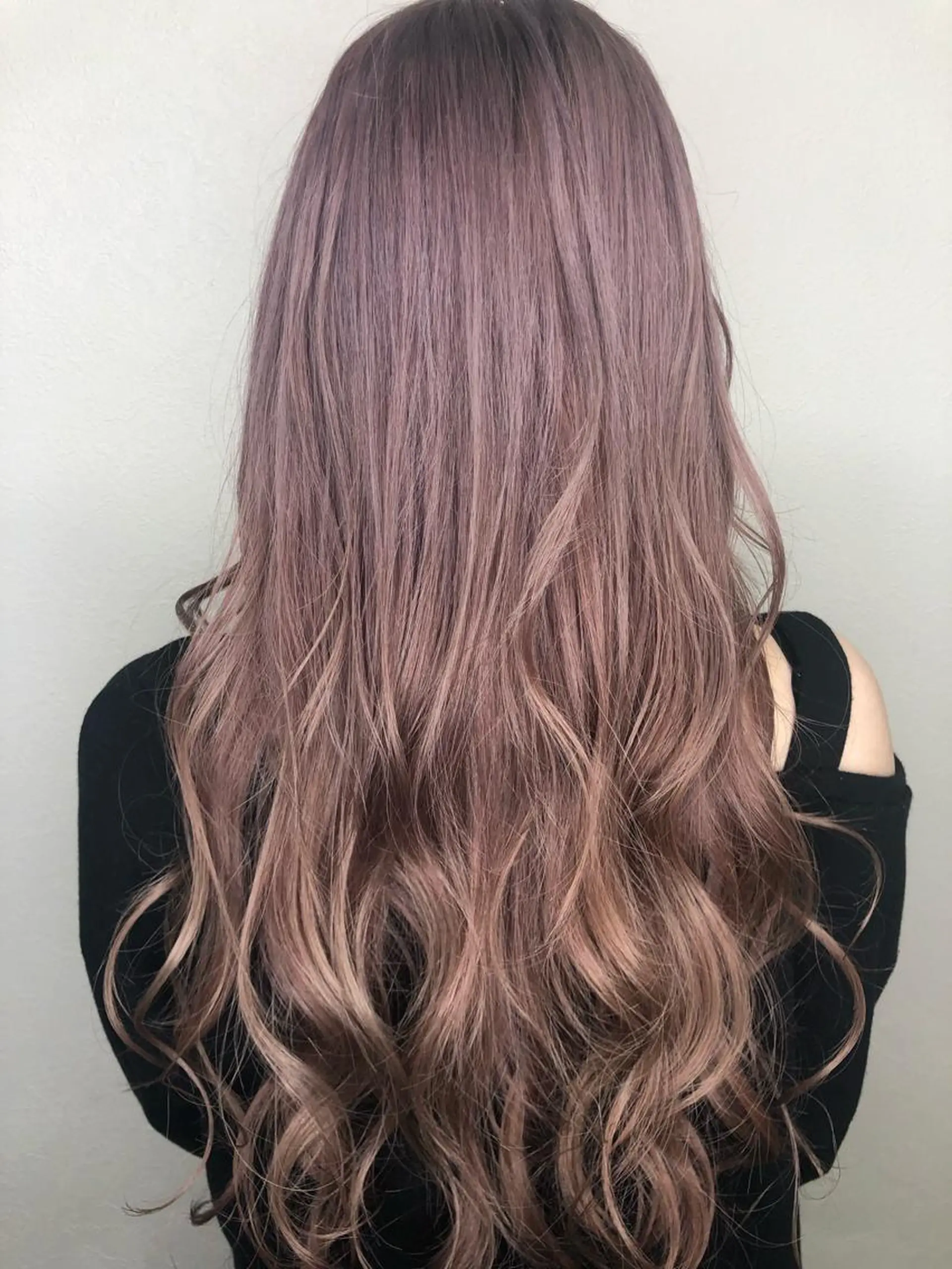 ロング カラー ブリーチ ピンクカラー ito. ブリーチ/髪質改善のヘアスタイル